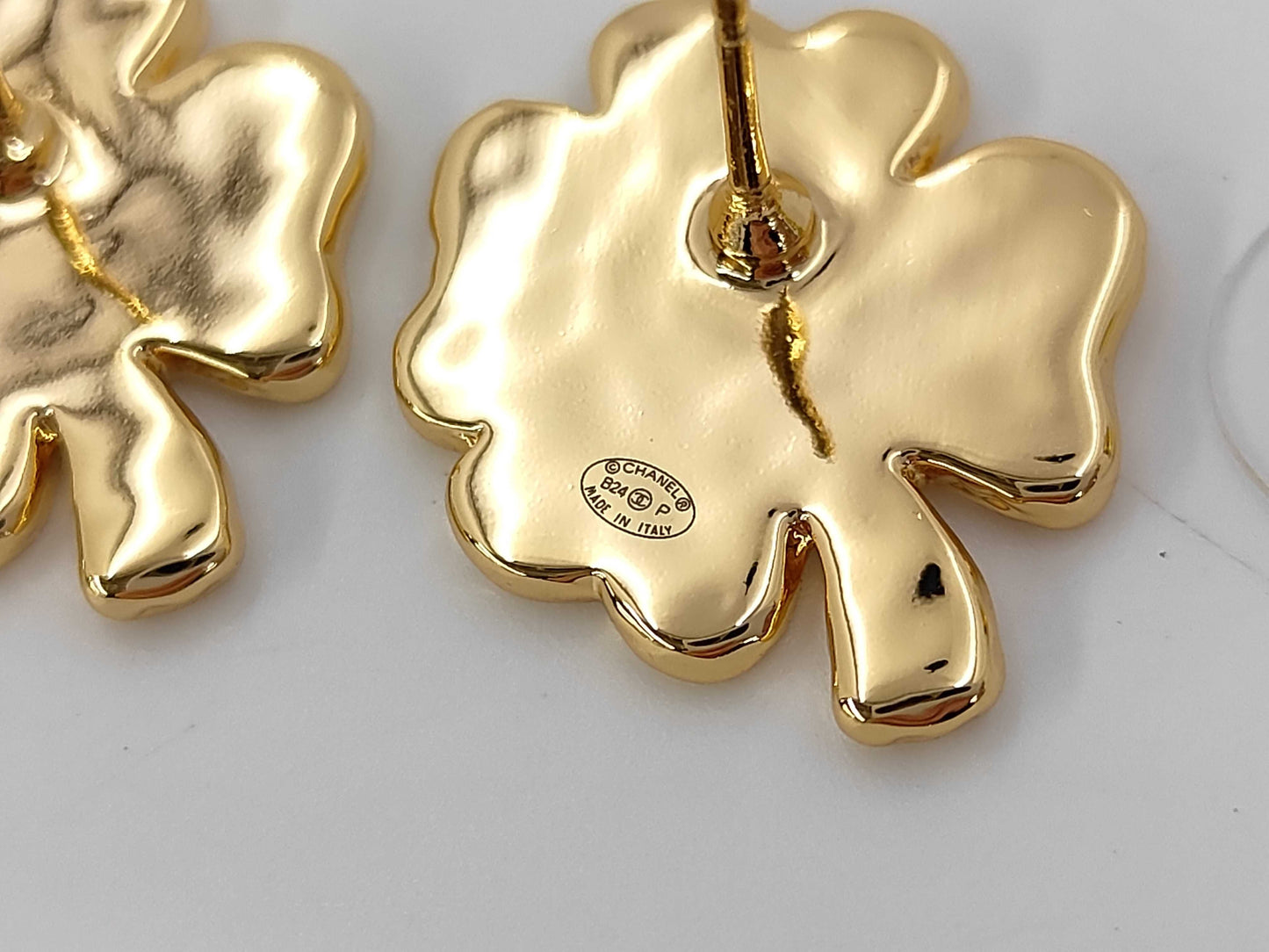 CHANEL B24P GP earrings