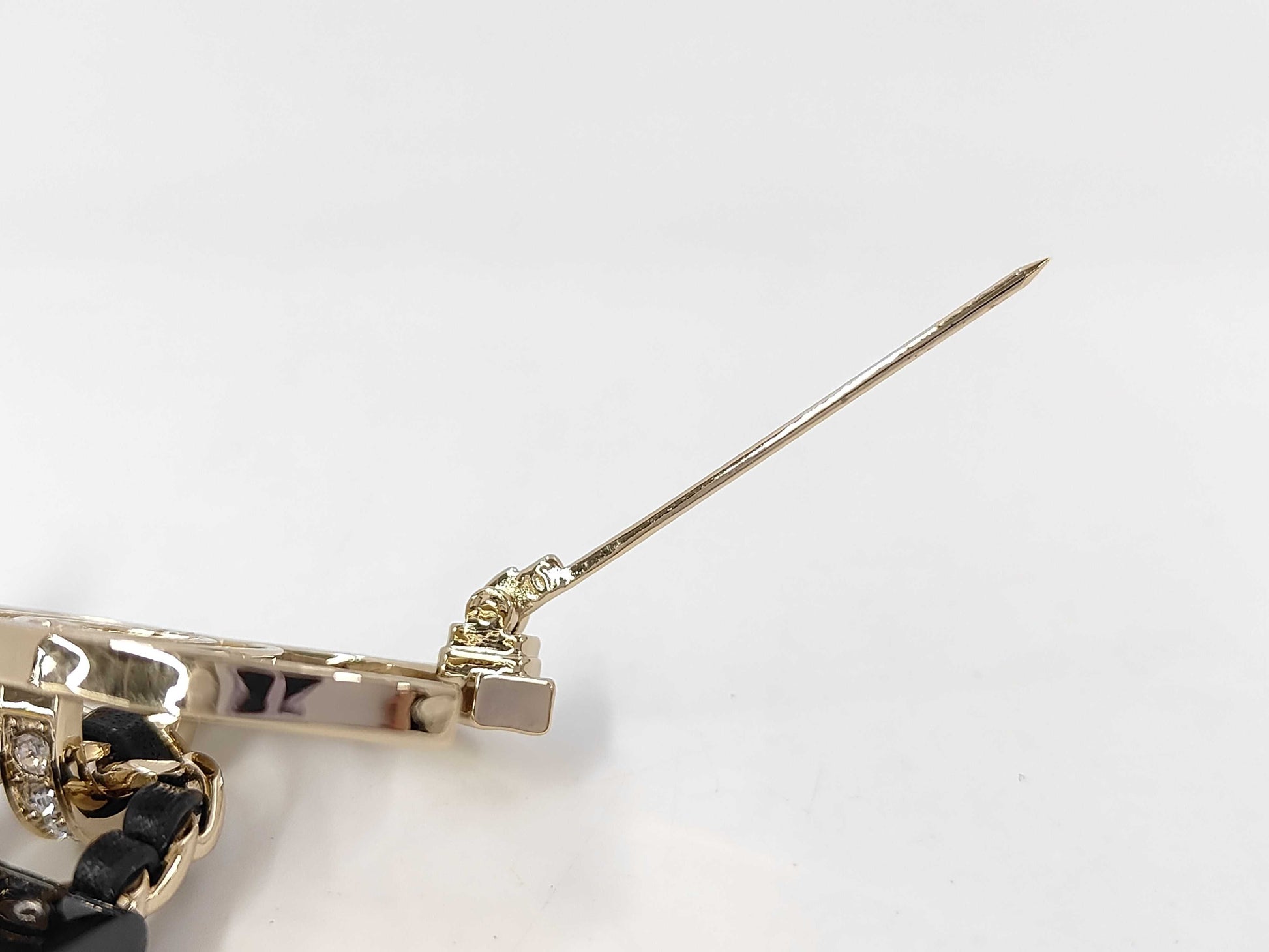 CHANEL B23C GP Brooch