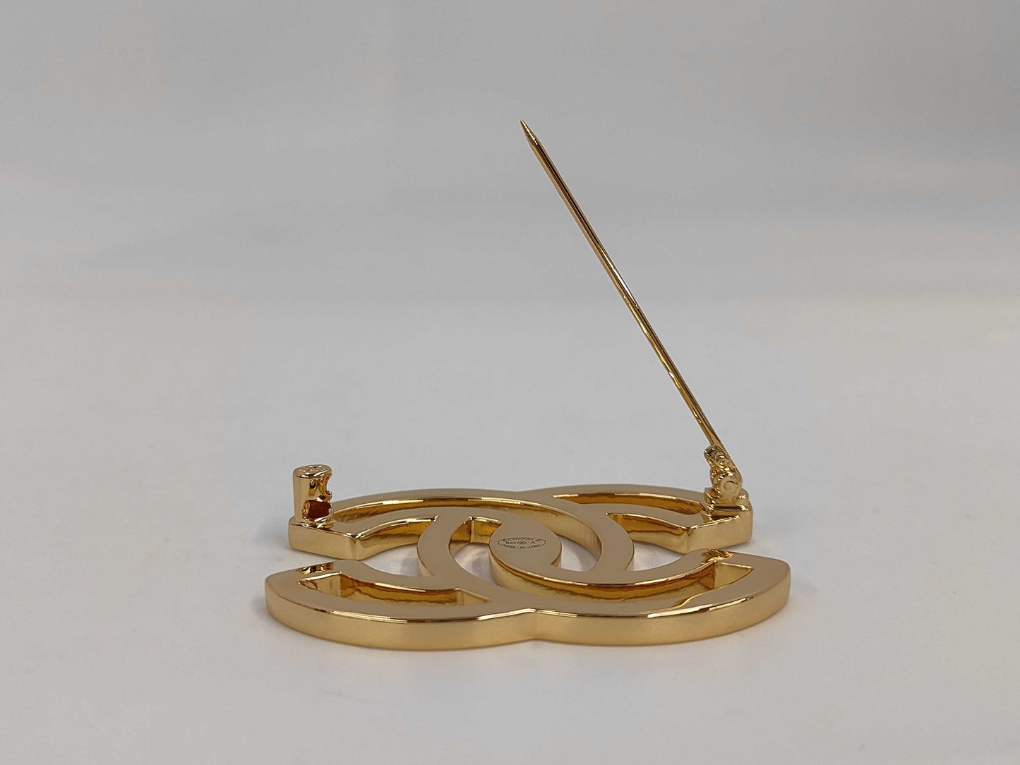 CHANEL B24A GP Brooch