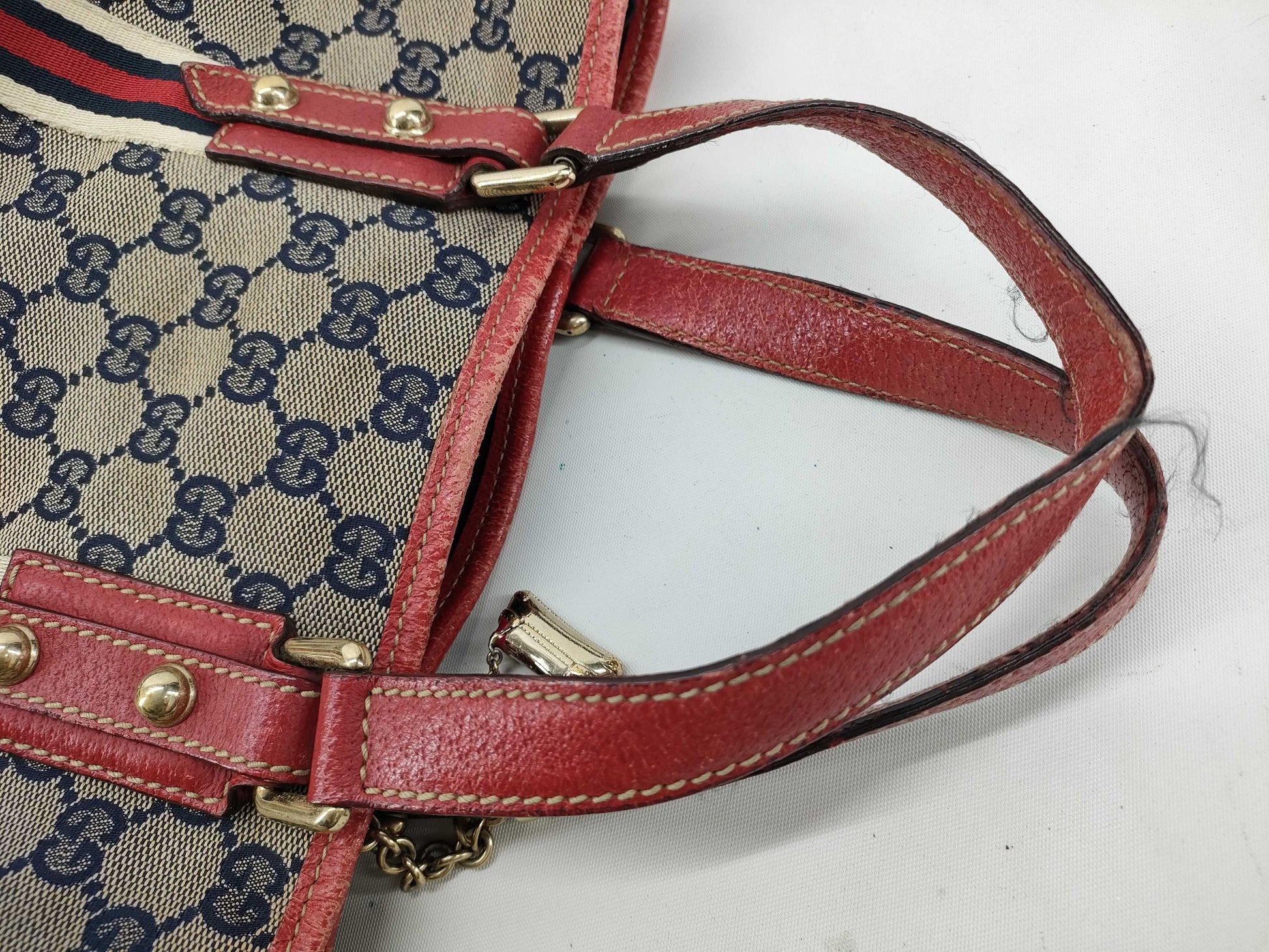 GUCCI GG Canvas Handbag 2629714