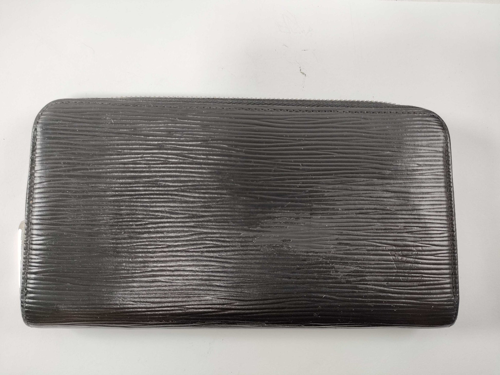 LOUIS VUITTON Epi Zippy Organizer Wallet