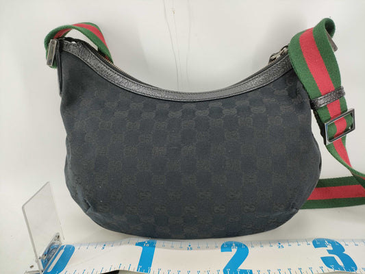 GUCCI GG Canvas Shoulder Bag in Sherry Black