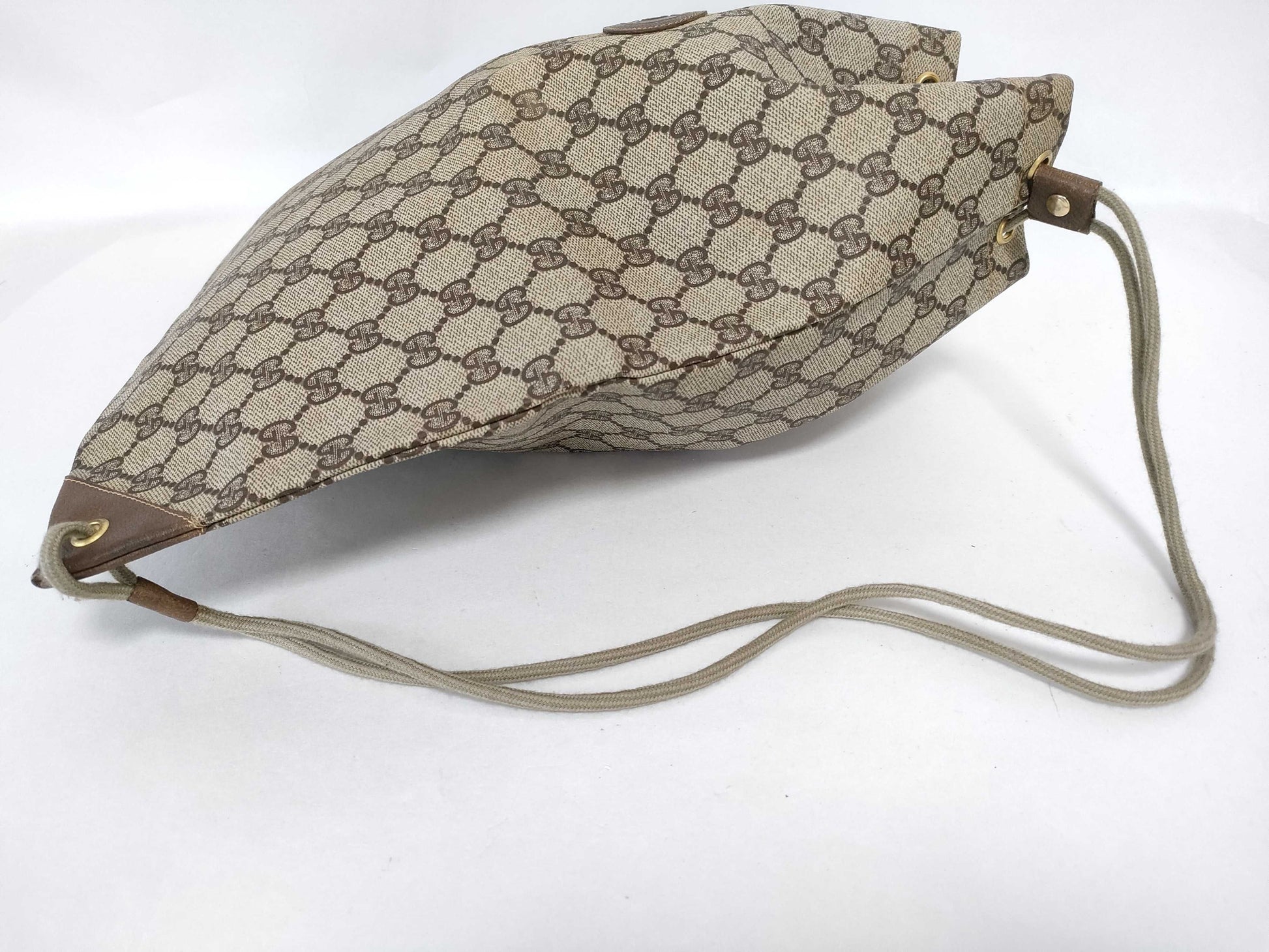 GUCCI GG GUCCI Drawstring Shoulder Bag