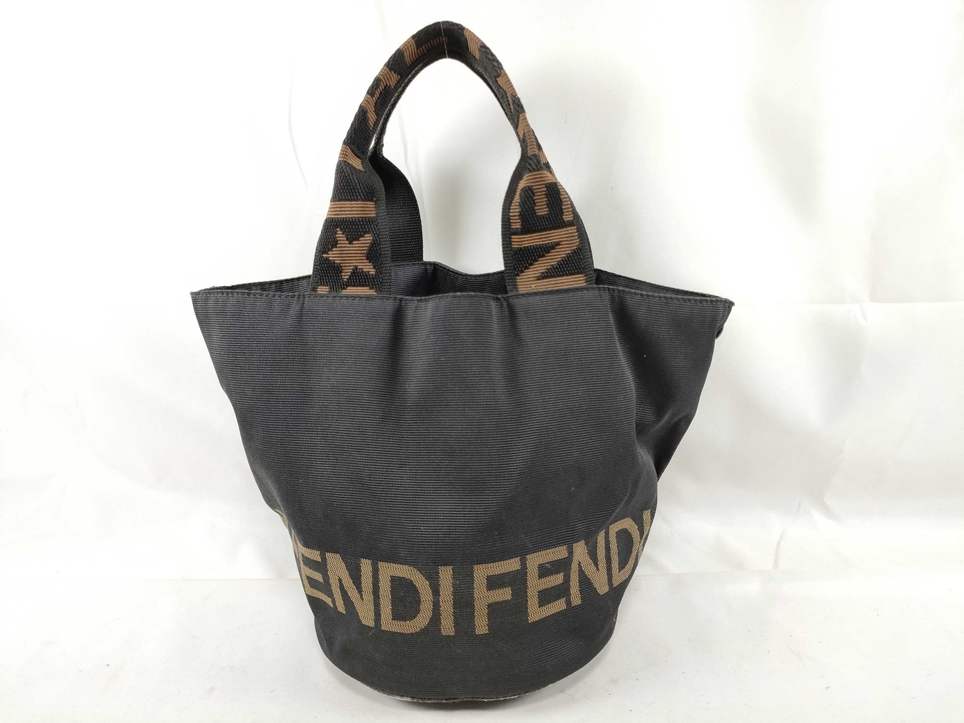 FENDI FENDI Fendi Handbag Black Handbag