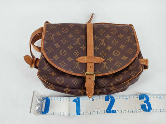 LOUIS VUITTON Monogram Louis Vuitton Saumur 30 Shoulder Bag