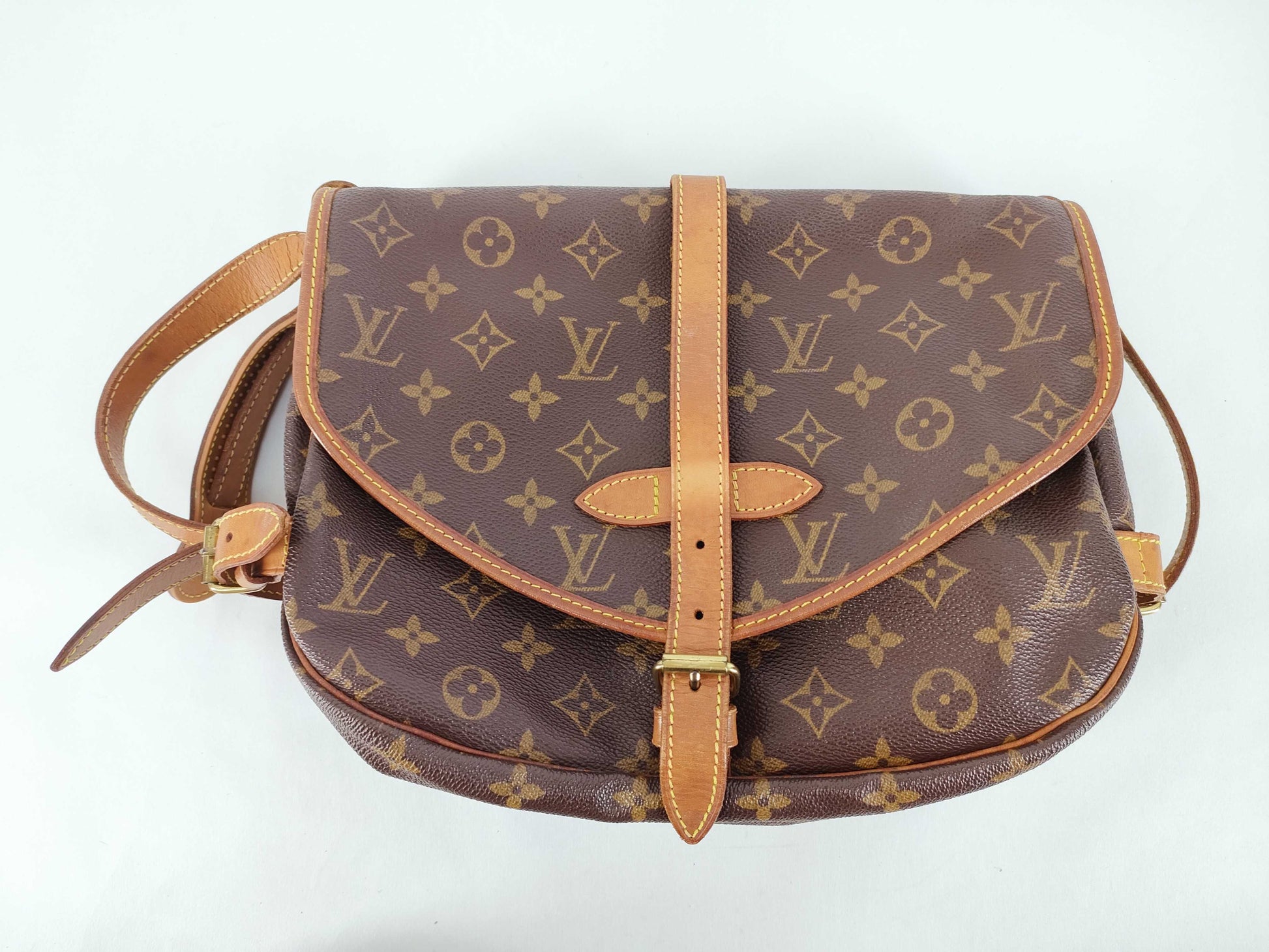 LOUIS VUITTON Monogram Louis Vuitton Saumur 30 Shoulder Bag
