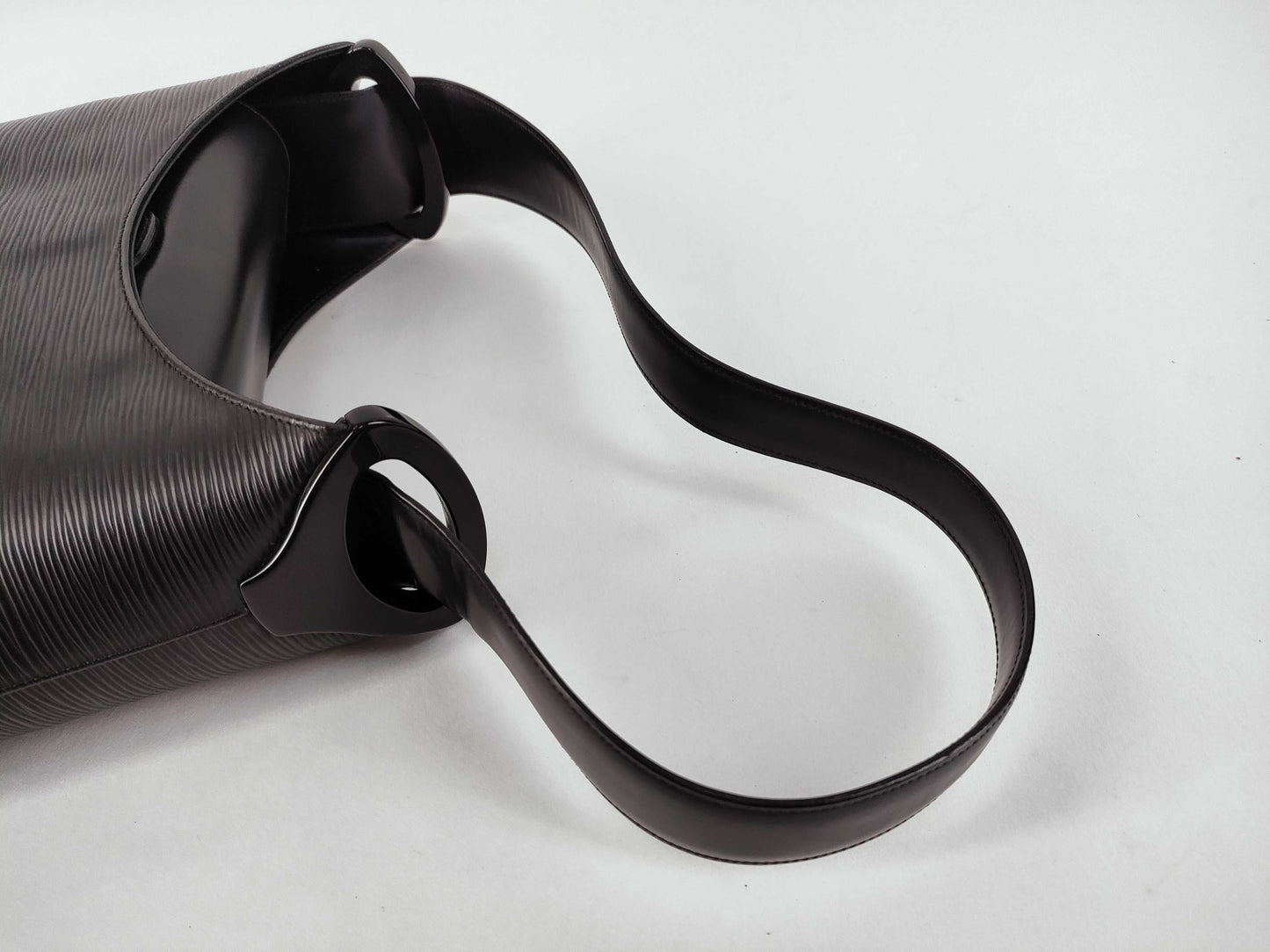 LOUIS VUITTON Epi Louis Vuitton Epi Versault Shoulder Bag