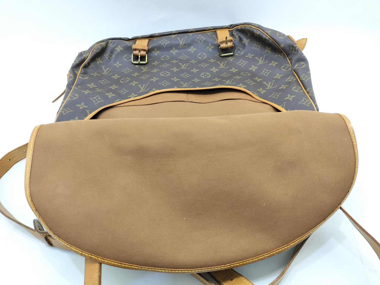 LOUIS VUITTON Monogram Saumur M42252 Shoulder Bag