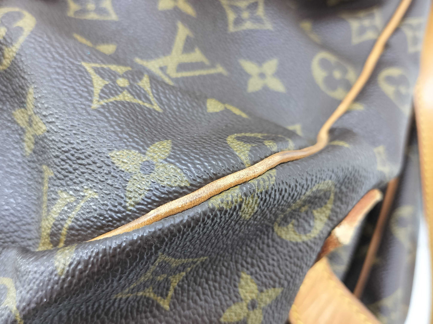 LOUIS VUITTON Monogram Saumur M42252 Shoulder Bag