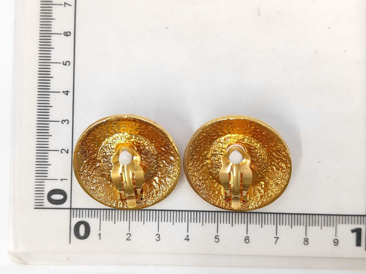 CHANEL Round Pearl Earrings