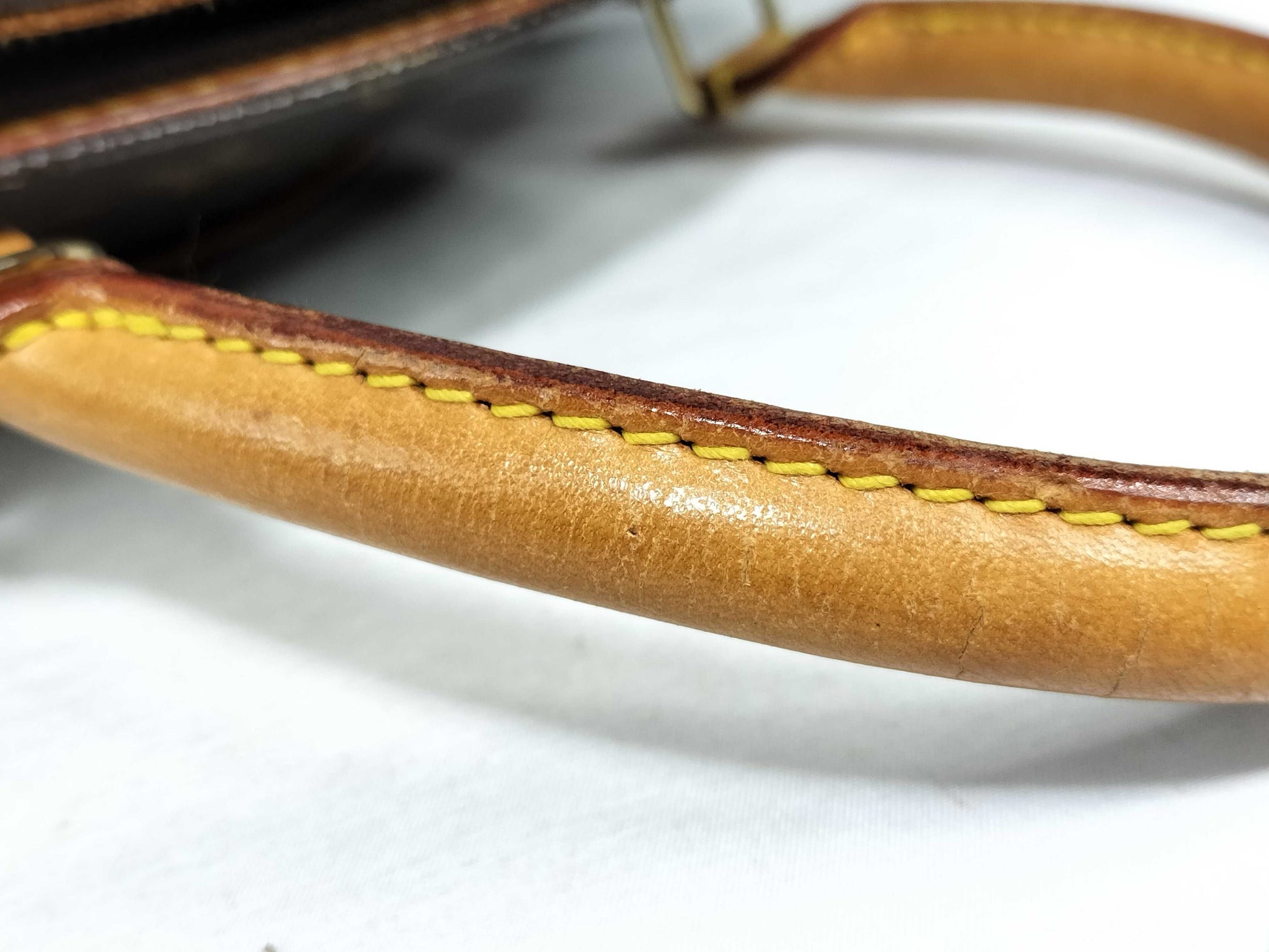 LOUIS VUITTON Monogram Ellipse MM M51126 Monogram Handbag