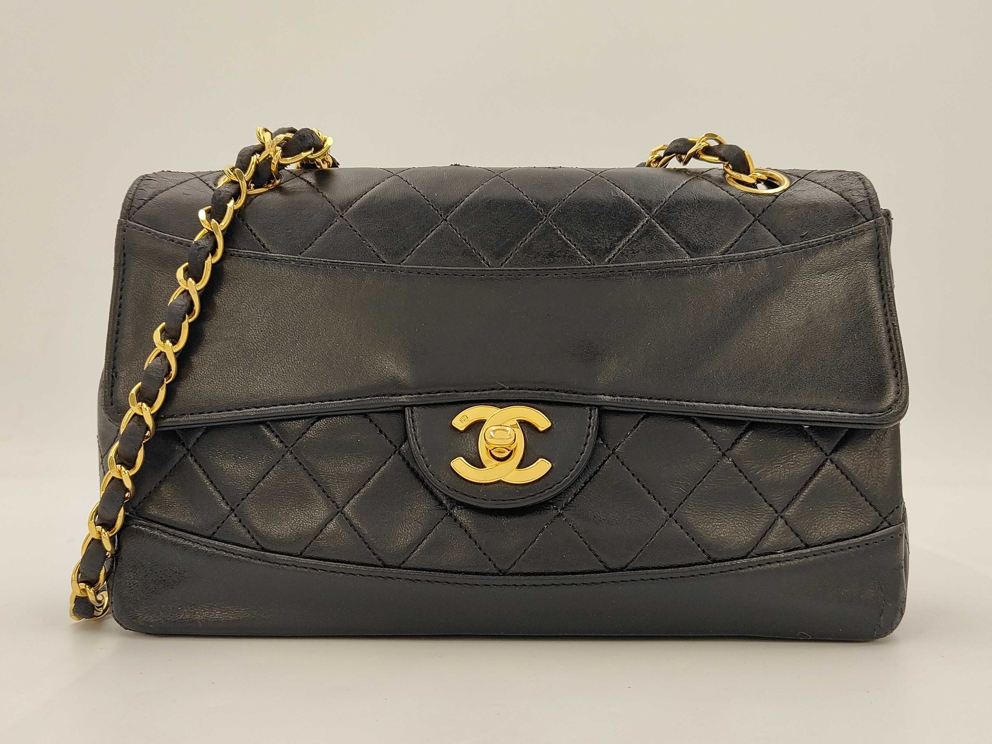 CHANEL CHANEL Design Stitch Matelasse Shoulder Bag Black
