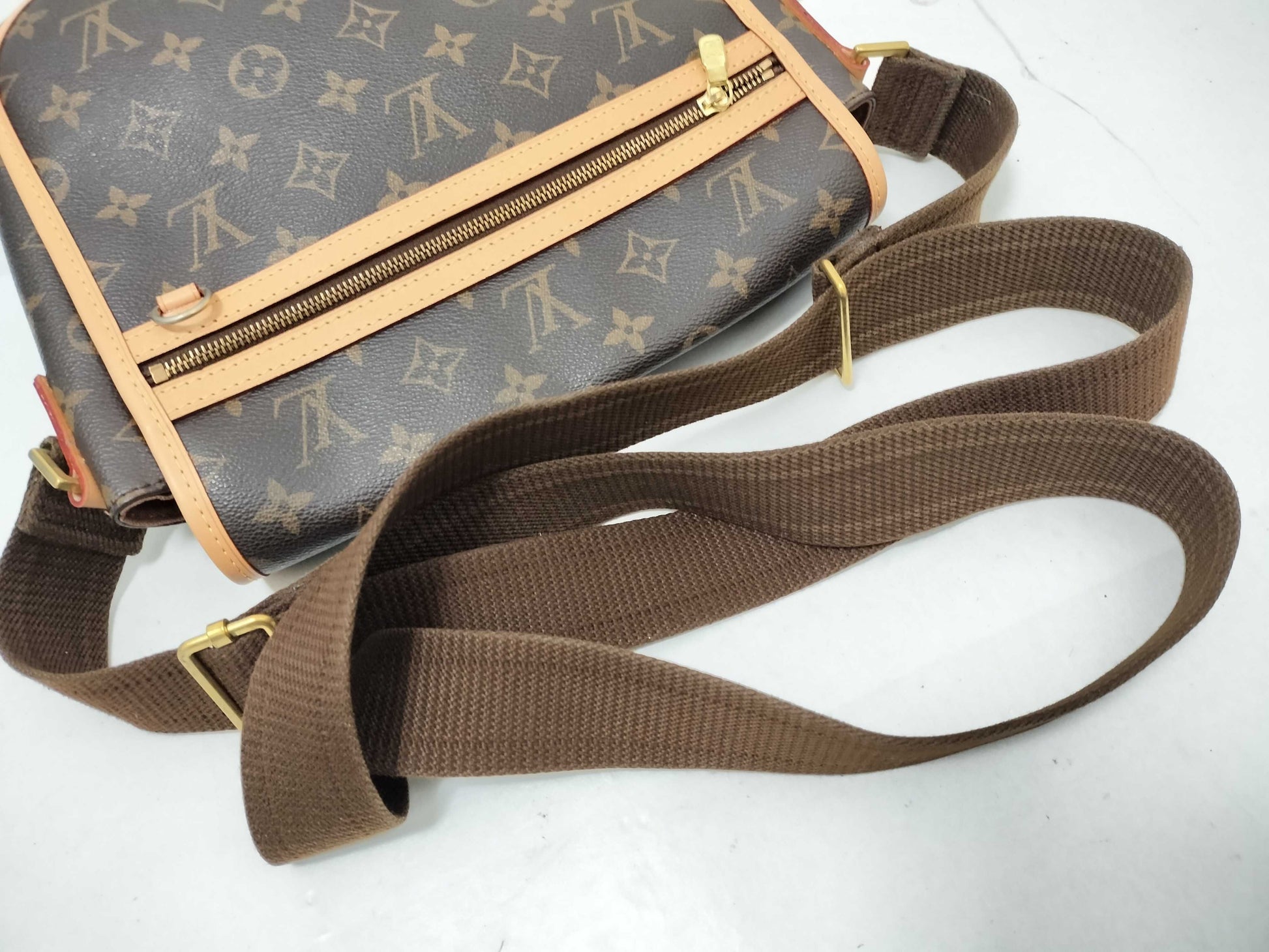 LOUIS VUITTON Monogram LV Messenger Bosphore PM Monogram Brown Shoulder Bag