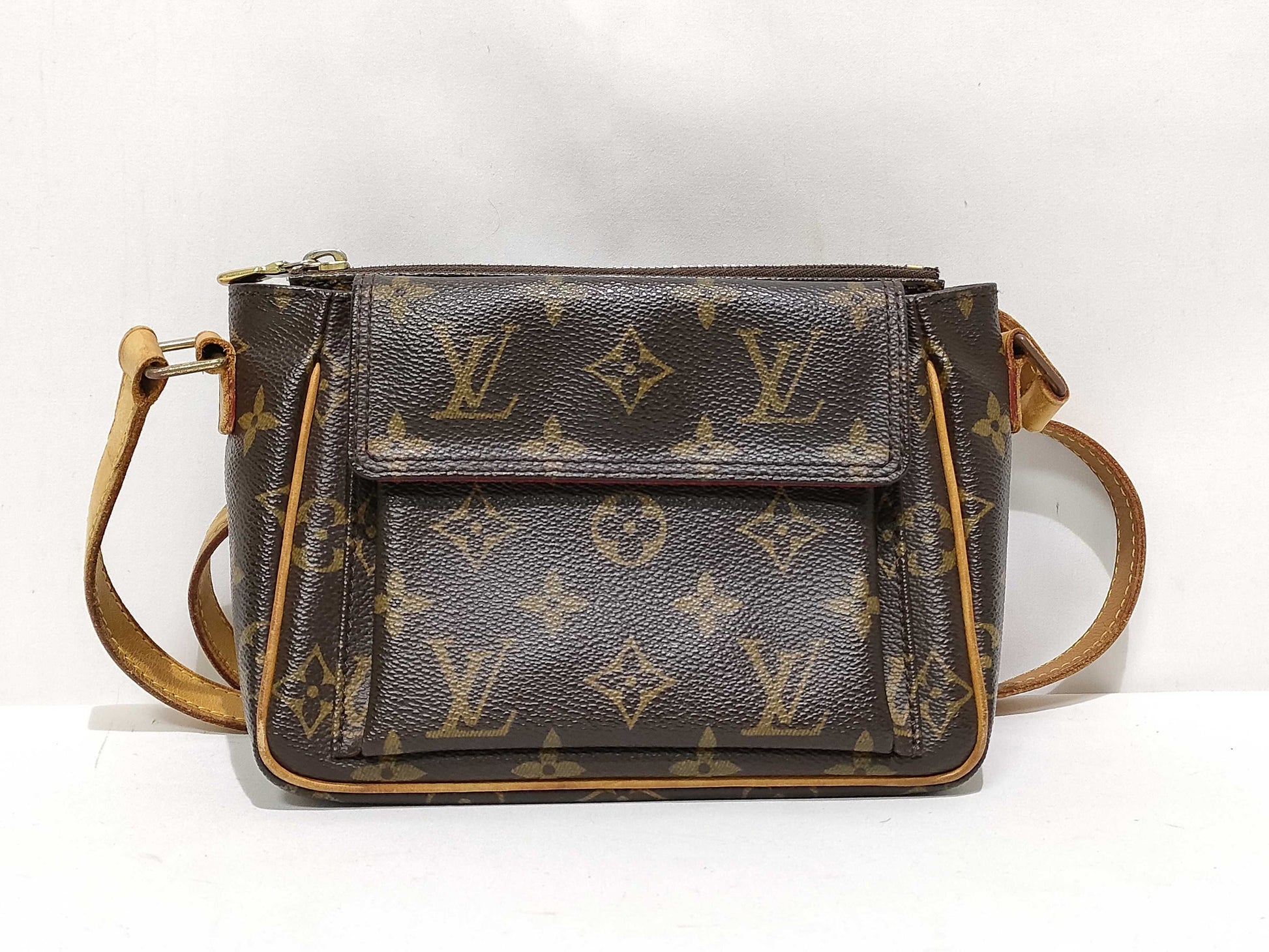 LOUIS VUITTON Monogram LV Shoulder Bag