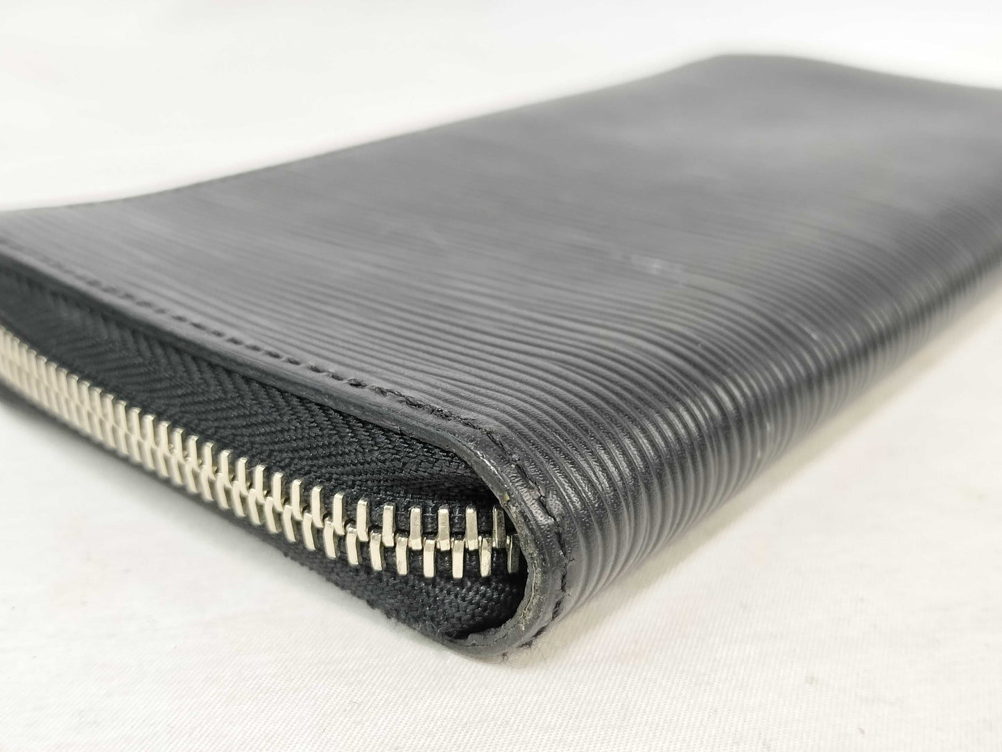 LOUIS VUITTON Epi Louis Vuitton Wallet