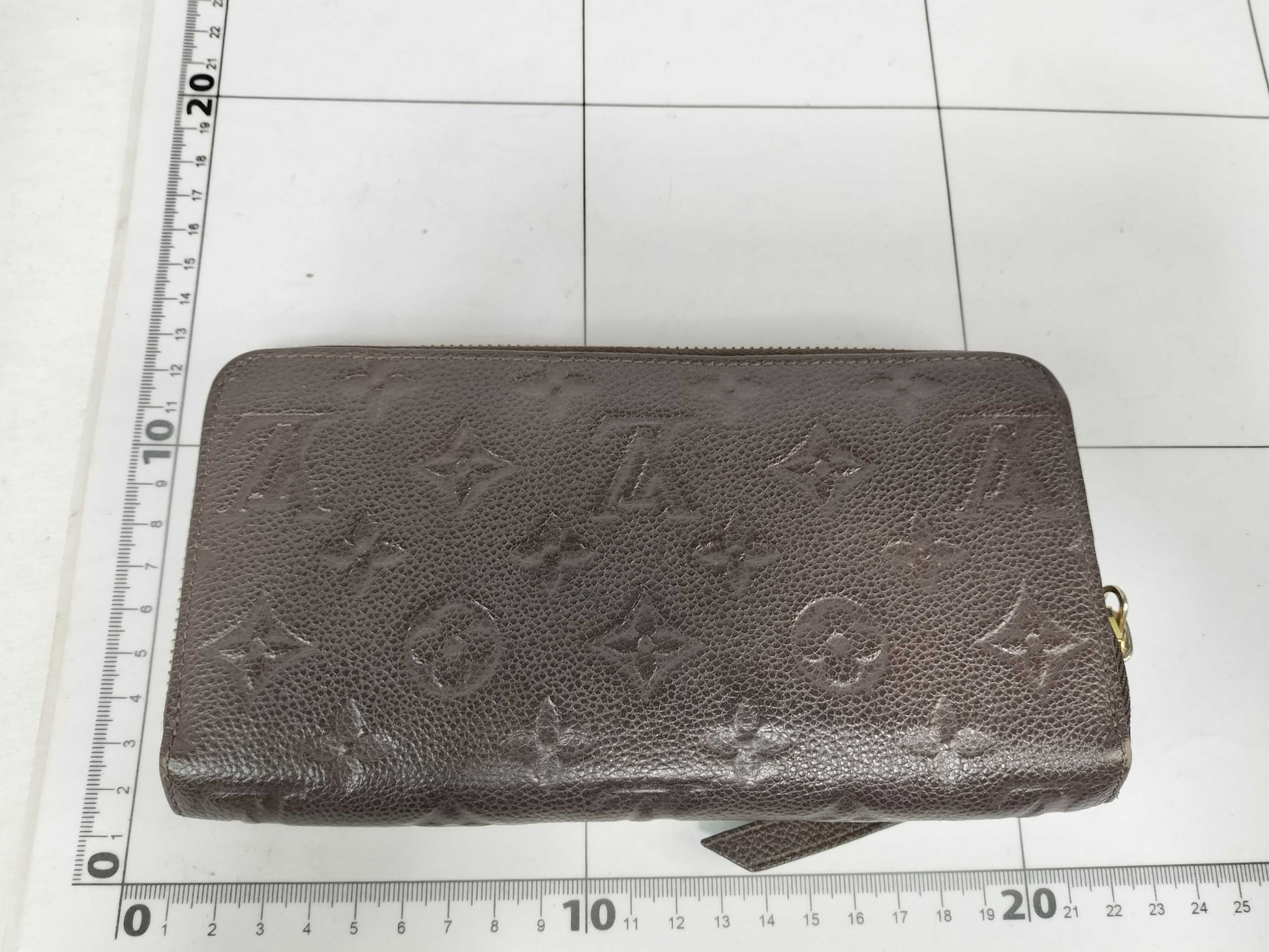 LOUIS VUITTON Louis Vuitton Zippy Wallet