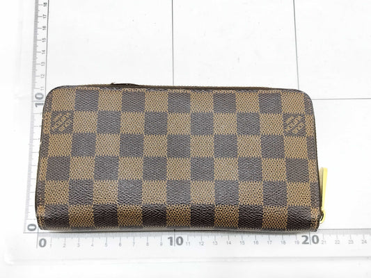 LOUIS VUITTON Damier Zippy Wallet