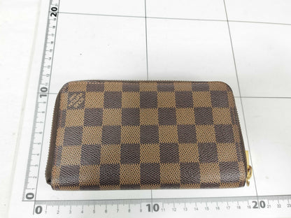 LOUIS VUITTON Damier Louis Vuitton Zippy Wallet Damier Wallet