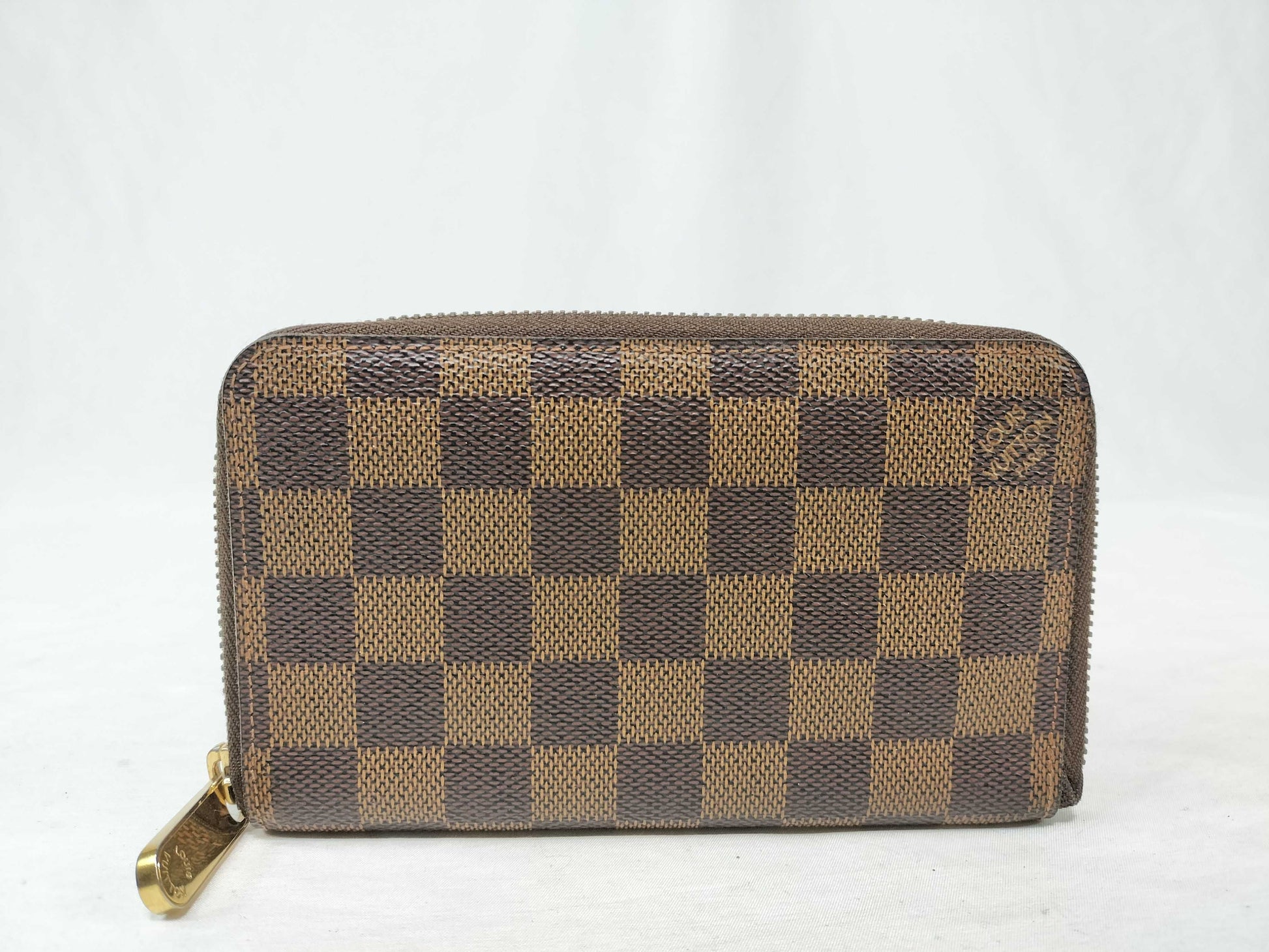 LOUIS VUITTON Damier Louis Vuitton Zippy Wallet Damier Wallet