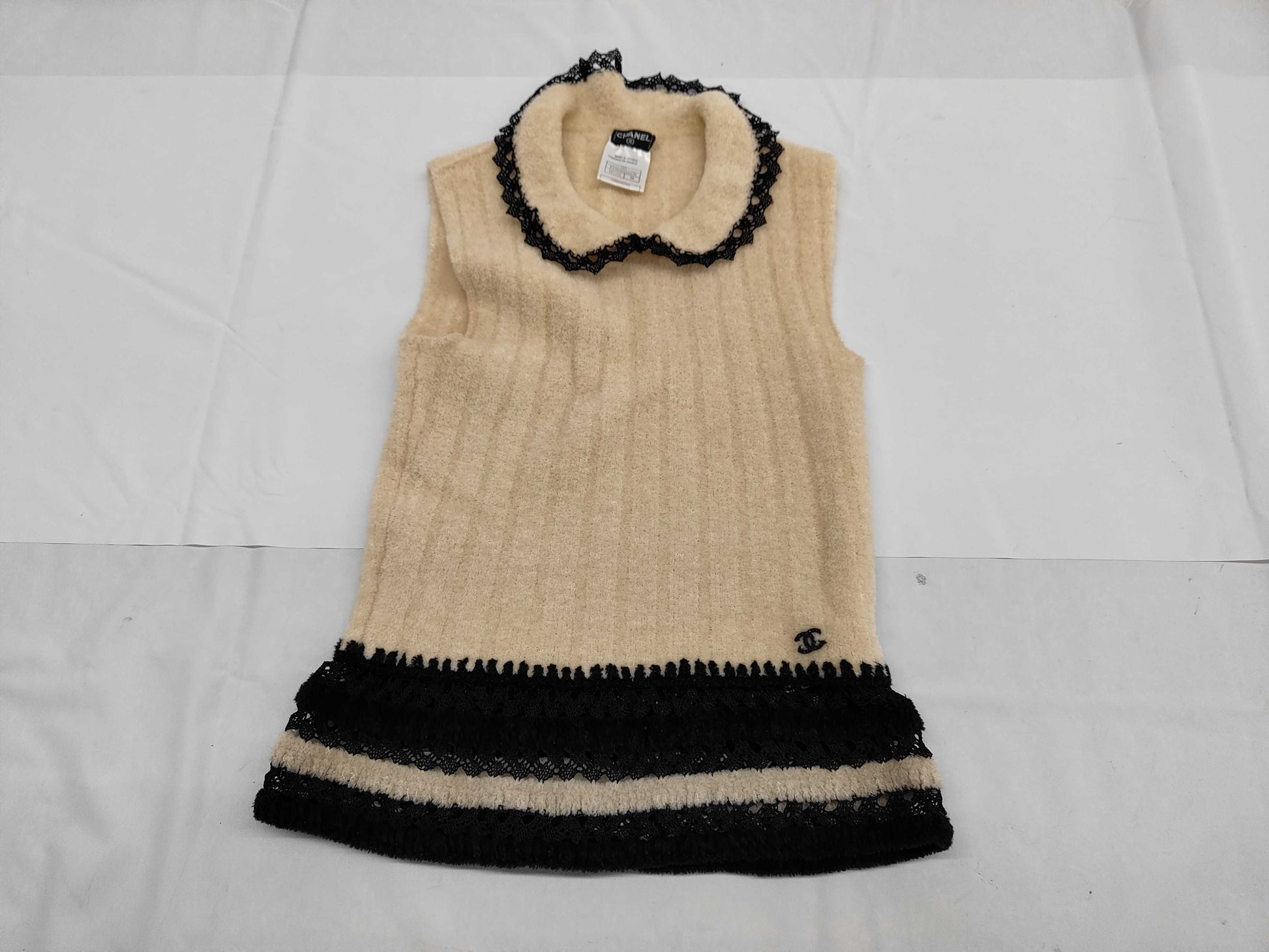 CHANEL Sleeveless Top Size 38