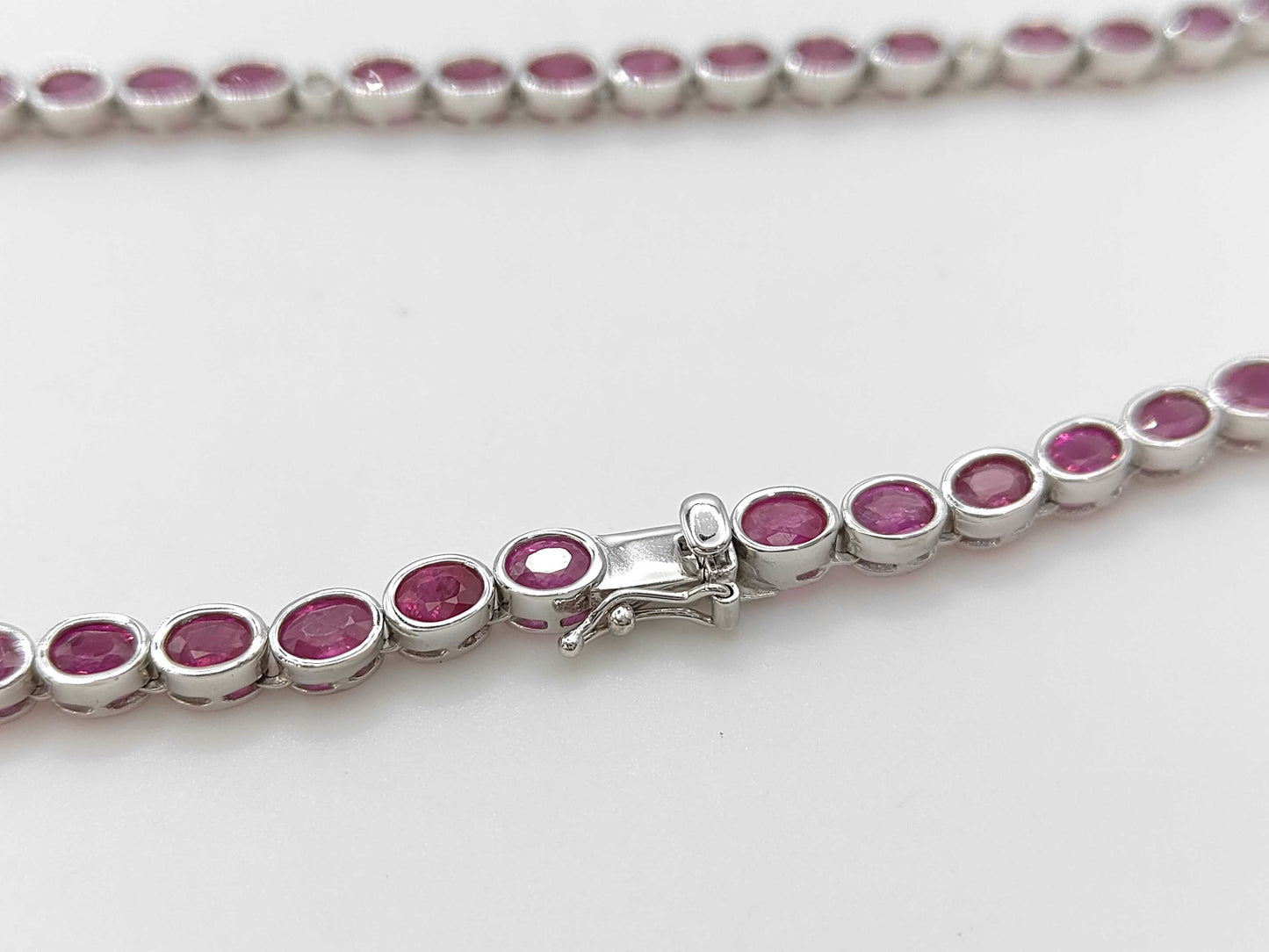 R17.70ct D0.50ct K18WG 29.2g Necklace 