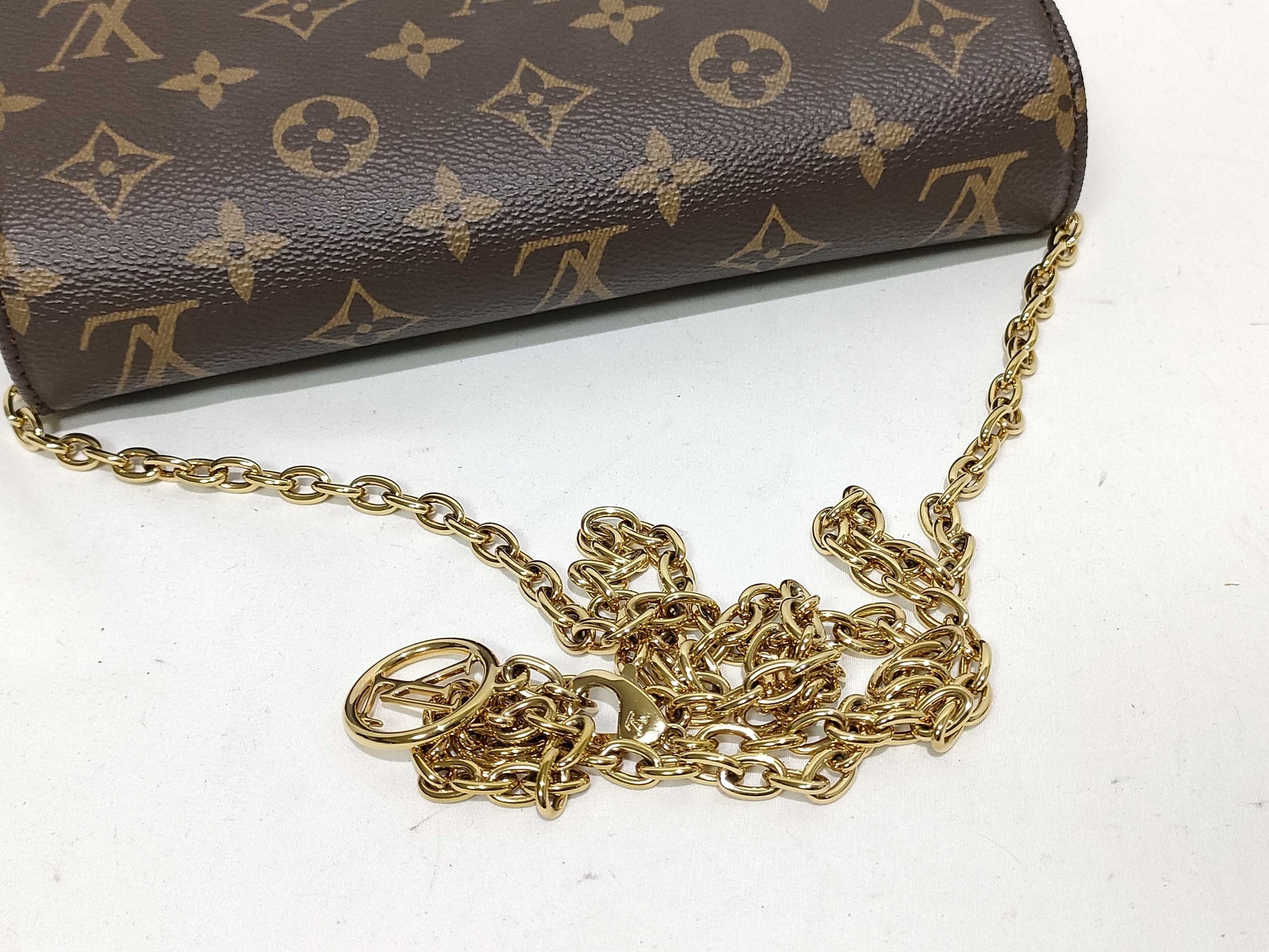 LOUIS VUITTON Monogram Wallet on Chain Lily M82509 RFID Shoulder Bag