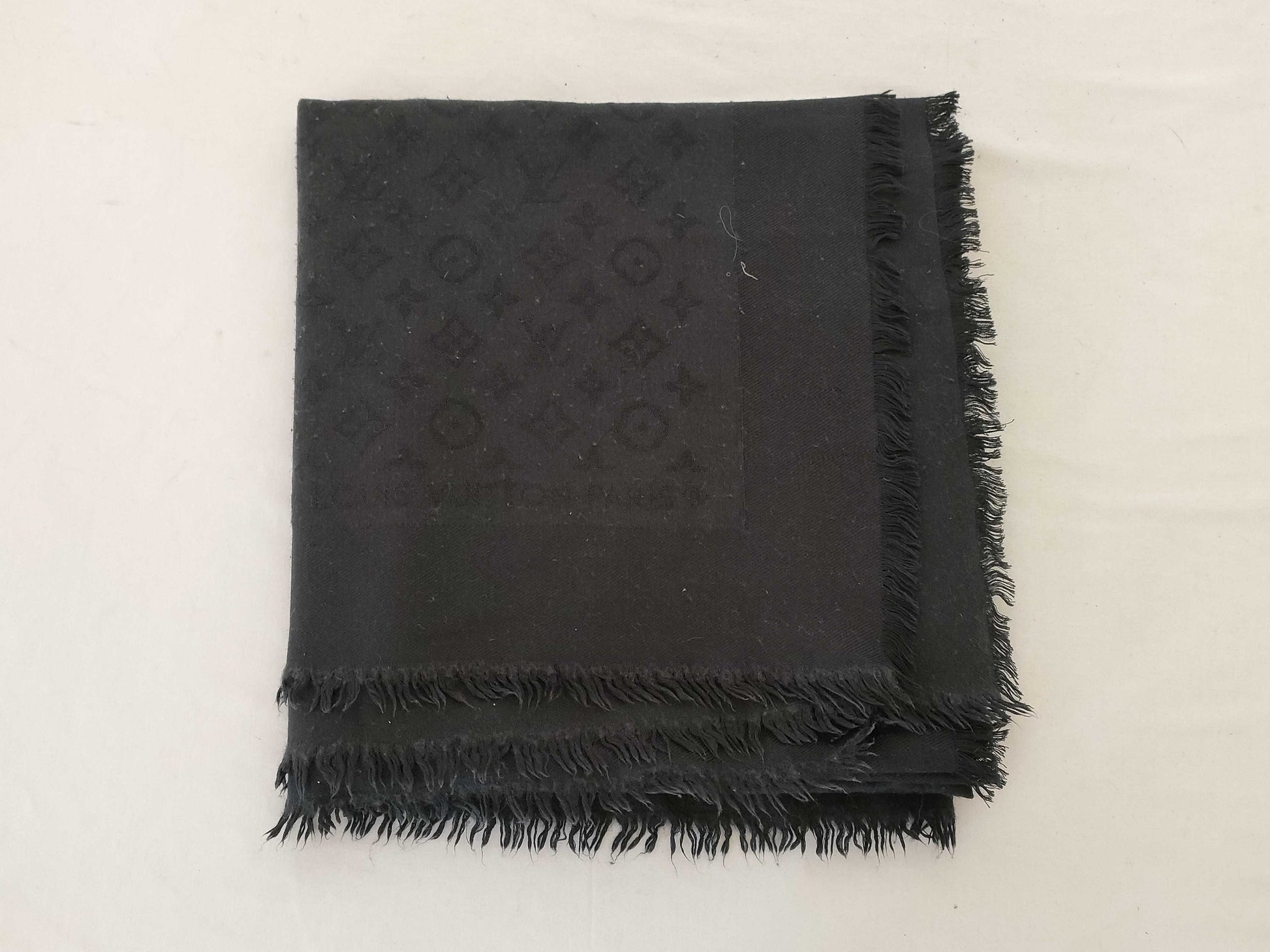 LOUIS VUITTON Monogram Louis Vuitton Scarf 140 Monogram Scarf with Tag