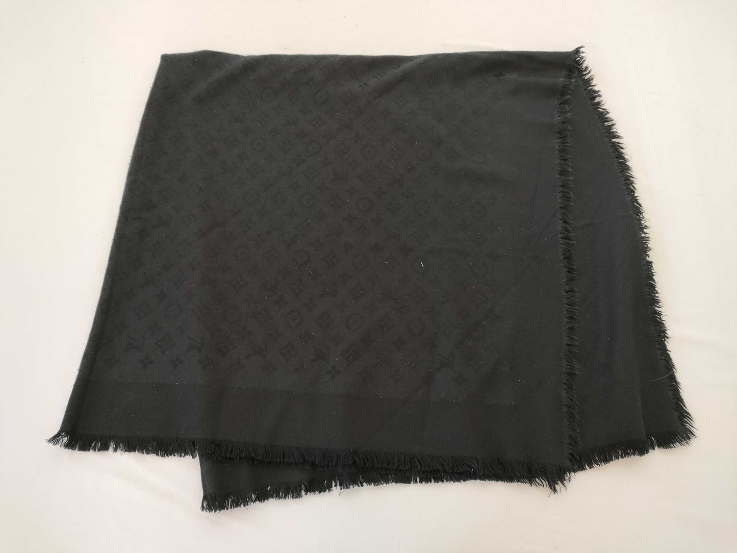 LOUIS VUITTON Monogram Louis Vuitton Scarf 140 Monogram Scarf with Tag