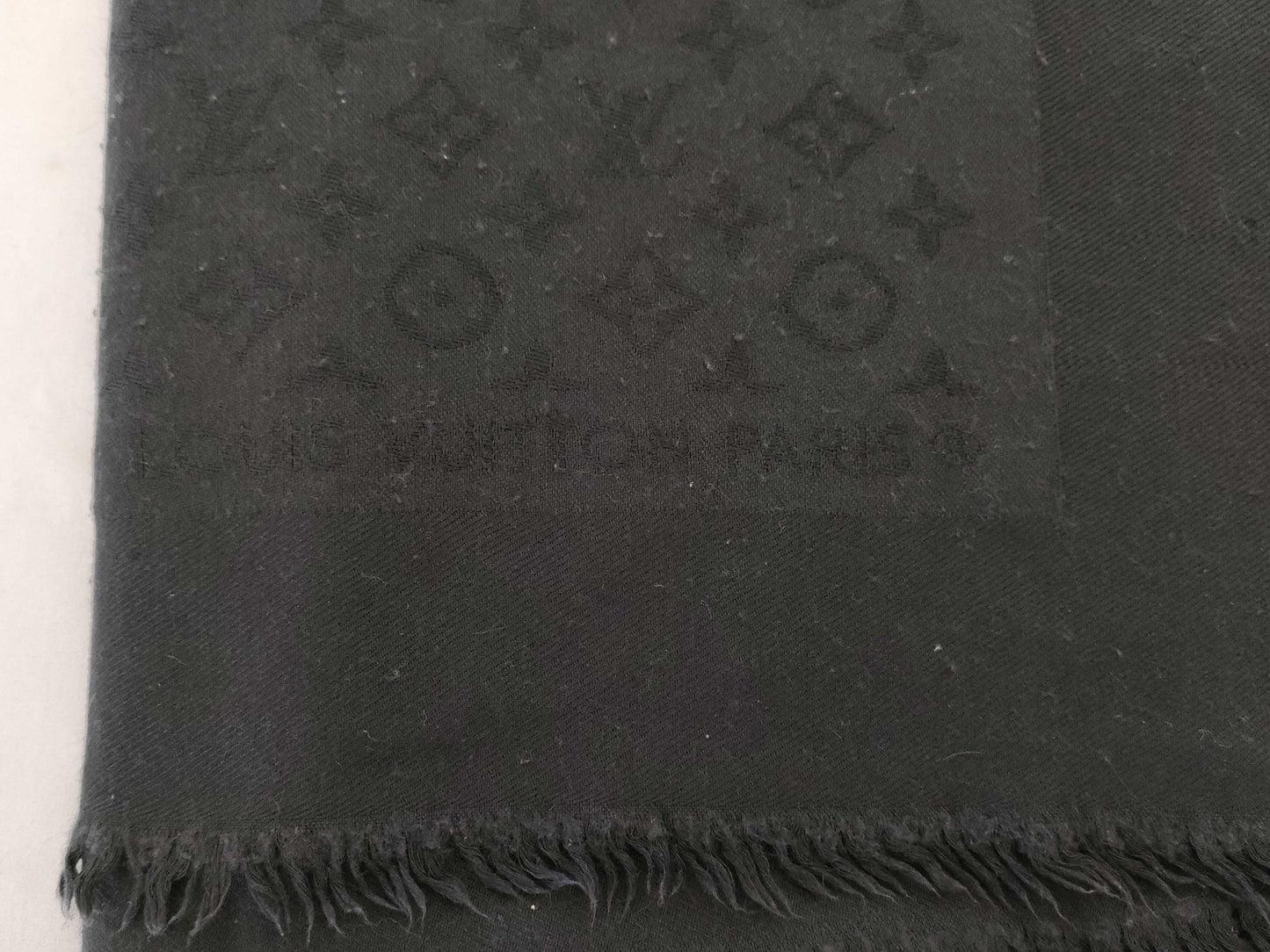 LOUIS VUITTON Monogram Louis Vuitton Scarf 140 Monogram Scarf with Tag