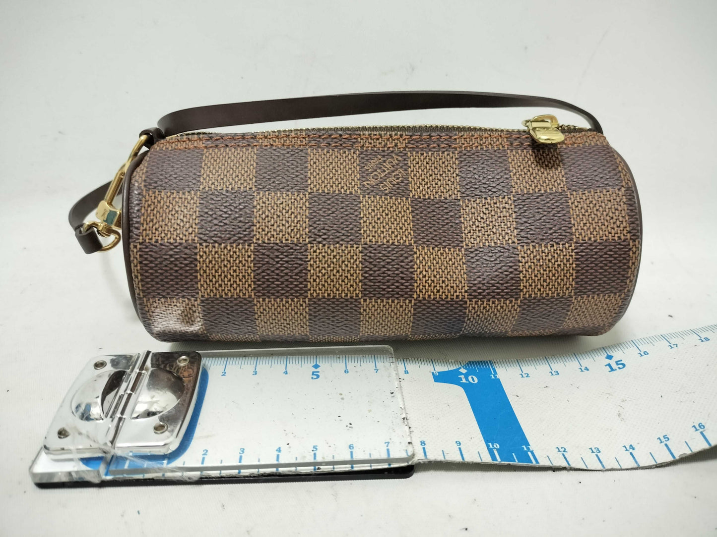 LOUIS VUITTON Damier LV Papillon Pouch Damier Pouch