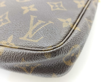LOUIS VUITTON Monogram Accessoires Pouch