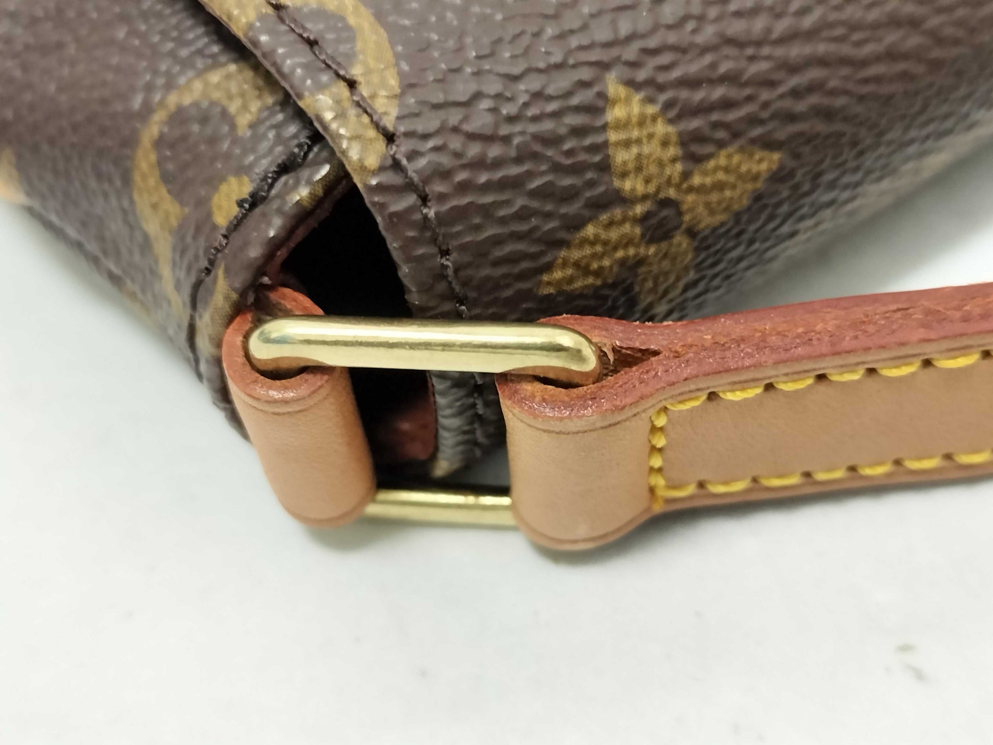LOUIS VUITTON Monogram Shoulder Bag