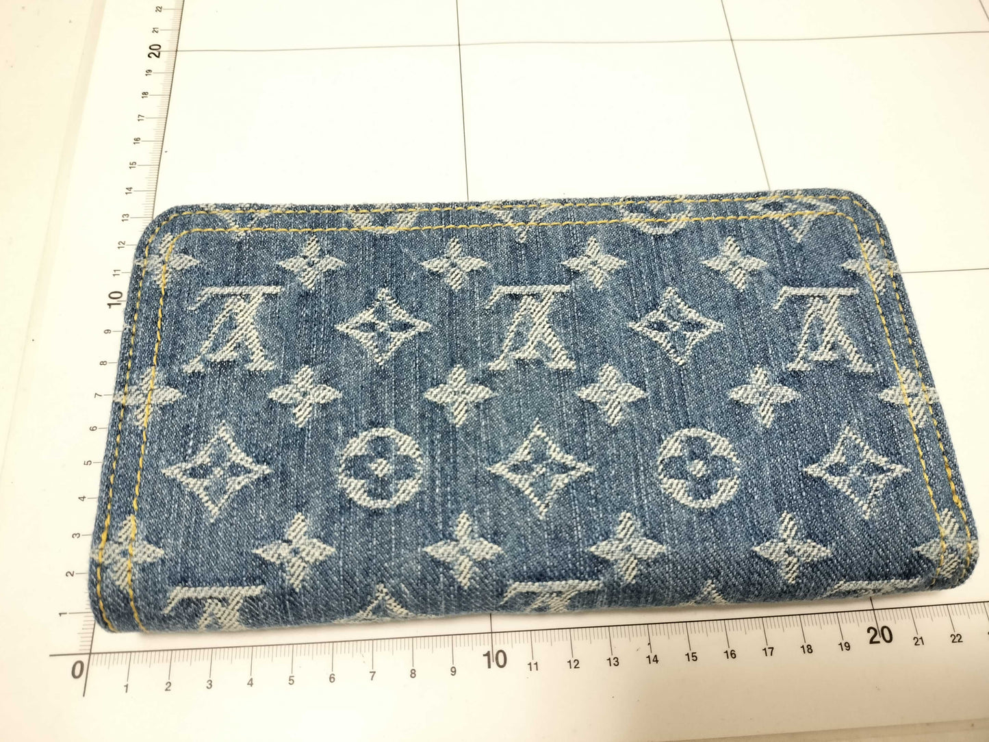 LOUIS VUITTON Vito Wallet Wallet