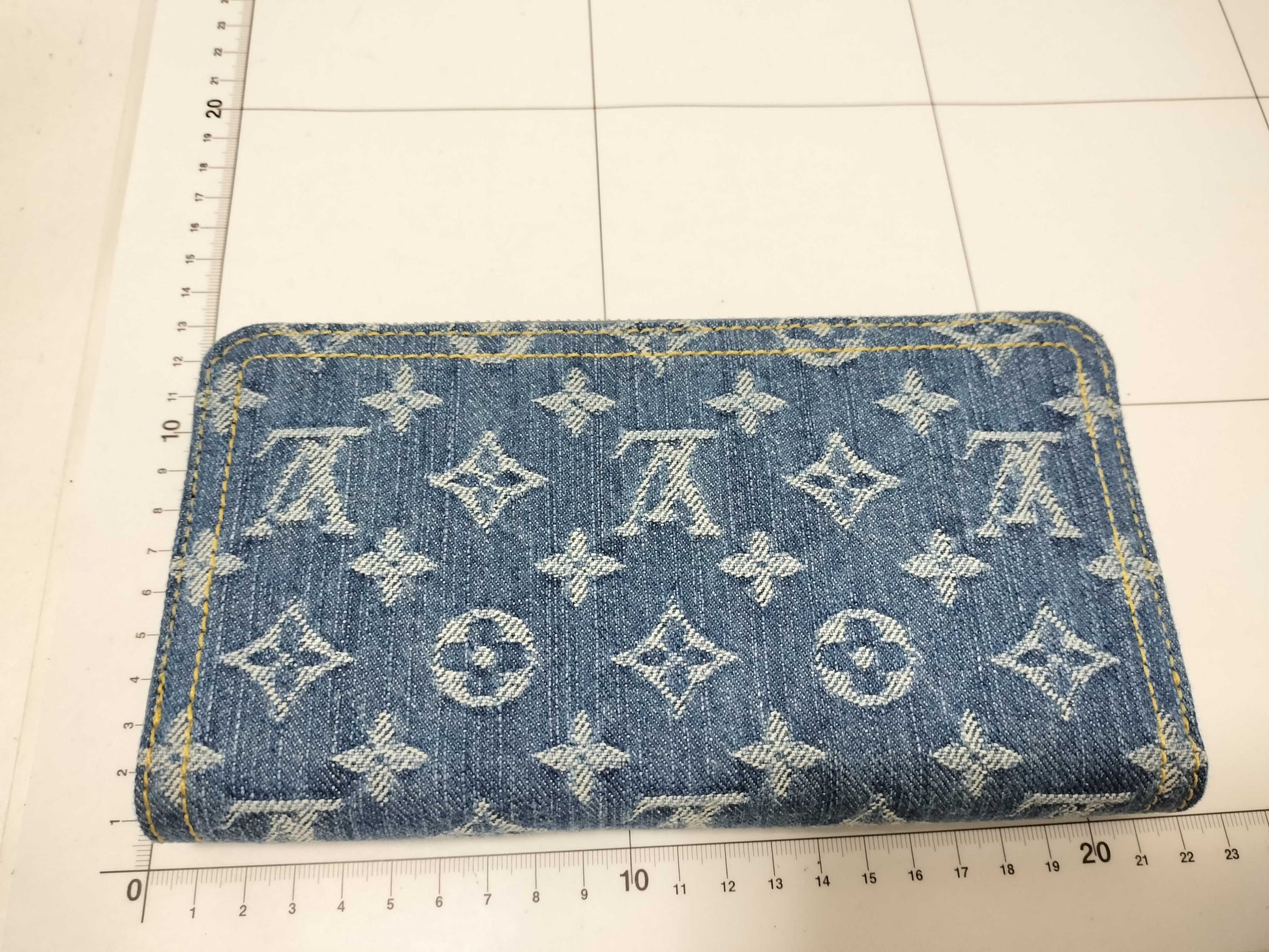 LOUIS VUITTON Vito Wallet Wallet