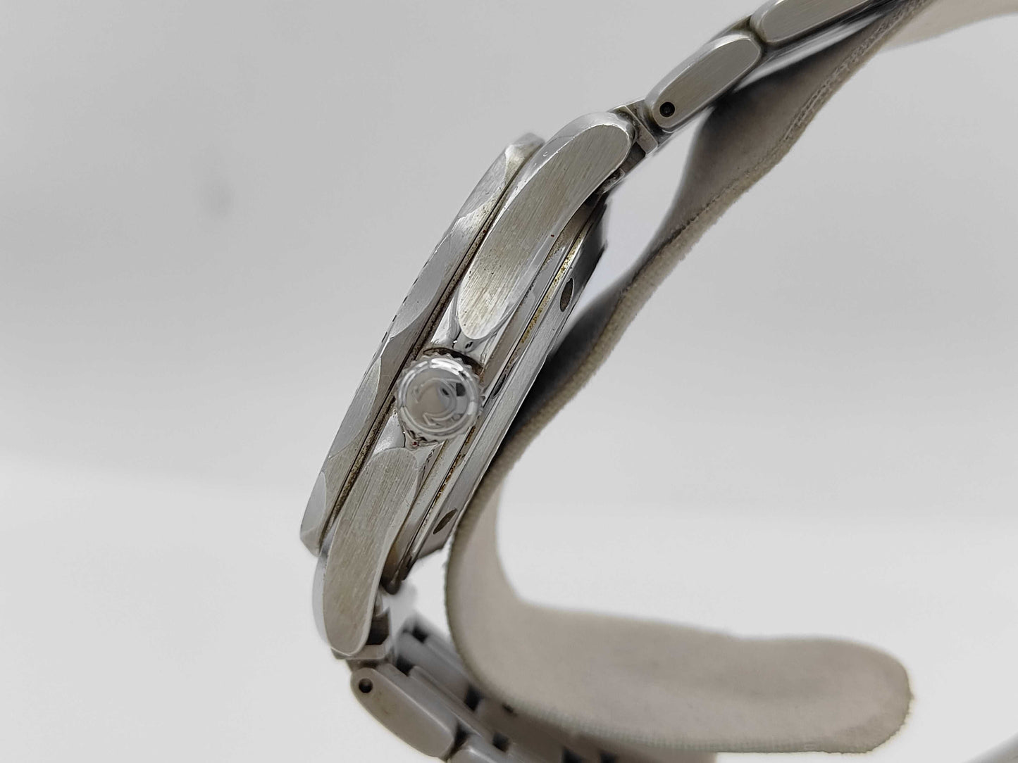 OMEGA 2562.80 55121024 Quartz Men's Watch