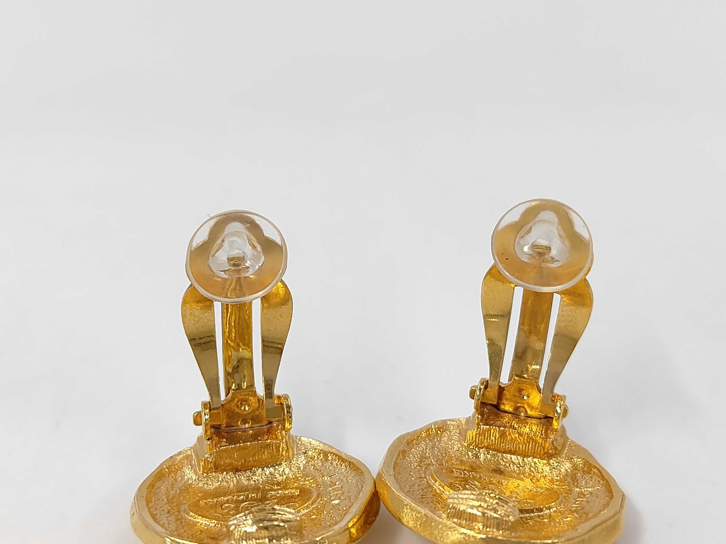 CHANEL Chanel 23 Gold Lion Round Logo Earrings