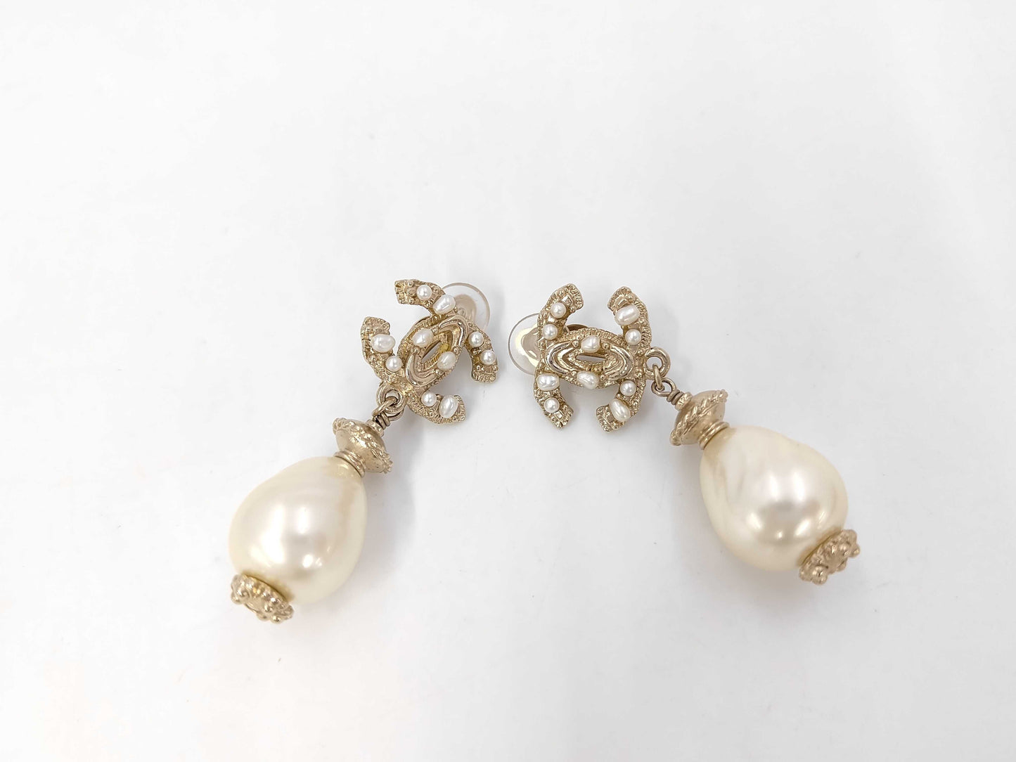 CHANEL A11C GP Swing Pearl Coco Mark Earrings