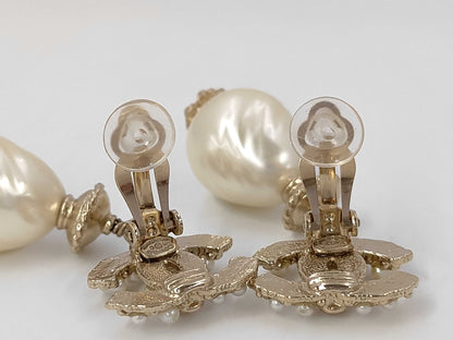 CHANEL A11C GP Swing Pearl Coco Mark Earrings