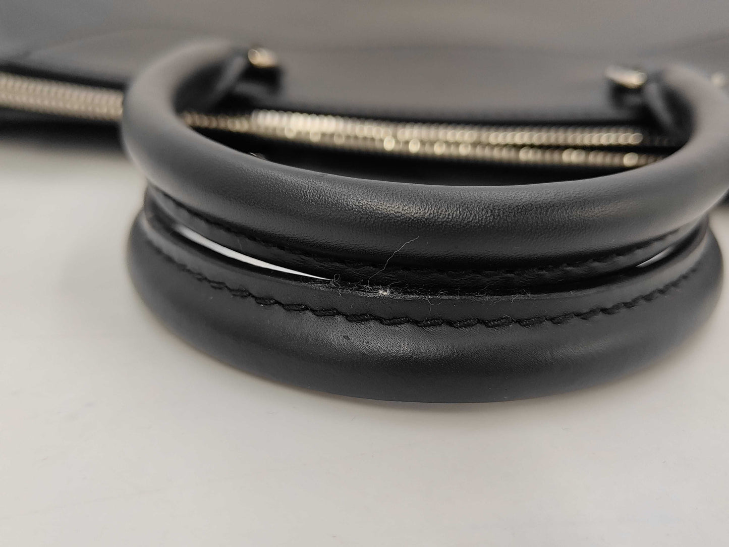 LOUIS VUITTON Epi Porte de Guimingeur M50163 Bag