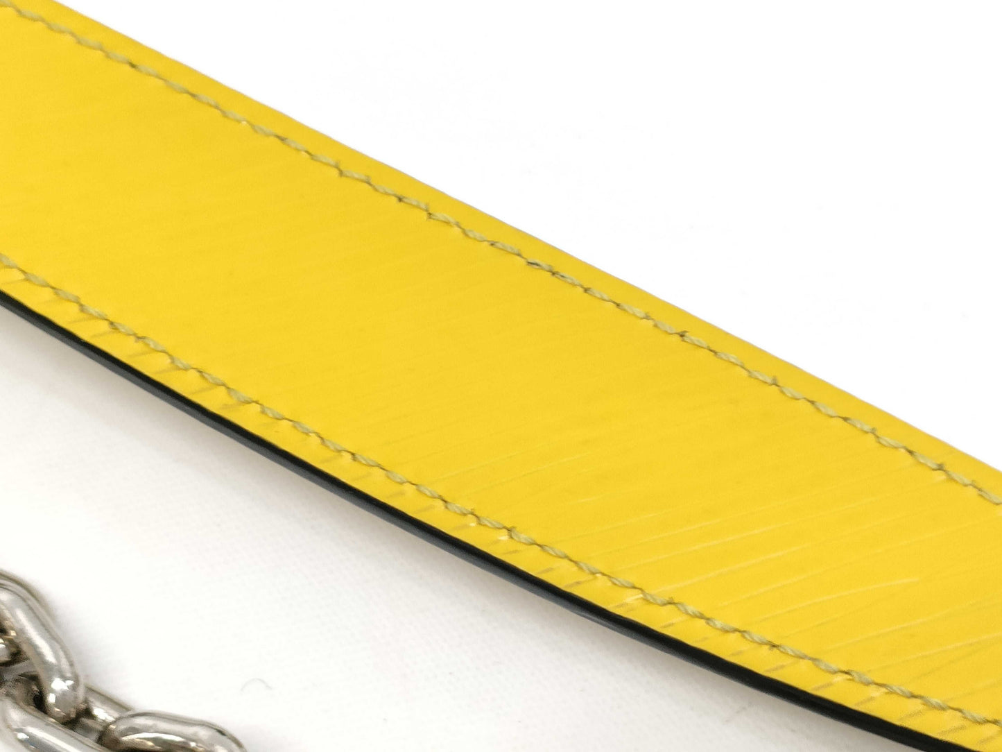 LOUIS VUITTON LV Twist Chain Wallet Shoulder Bag