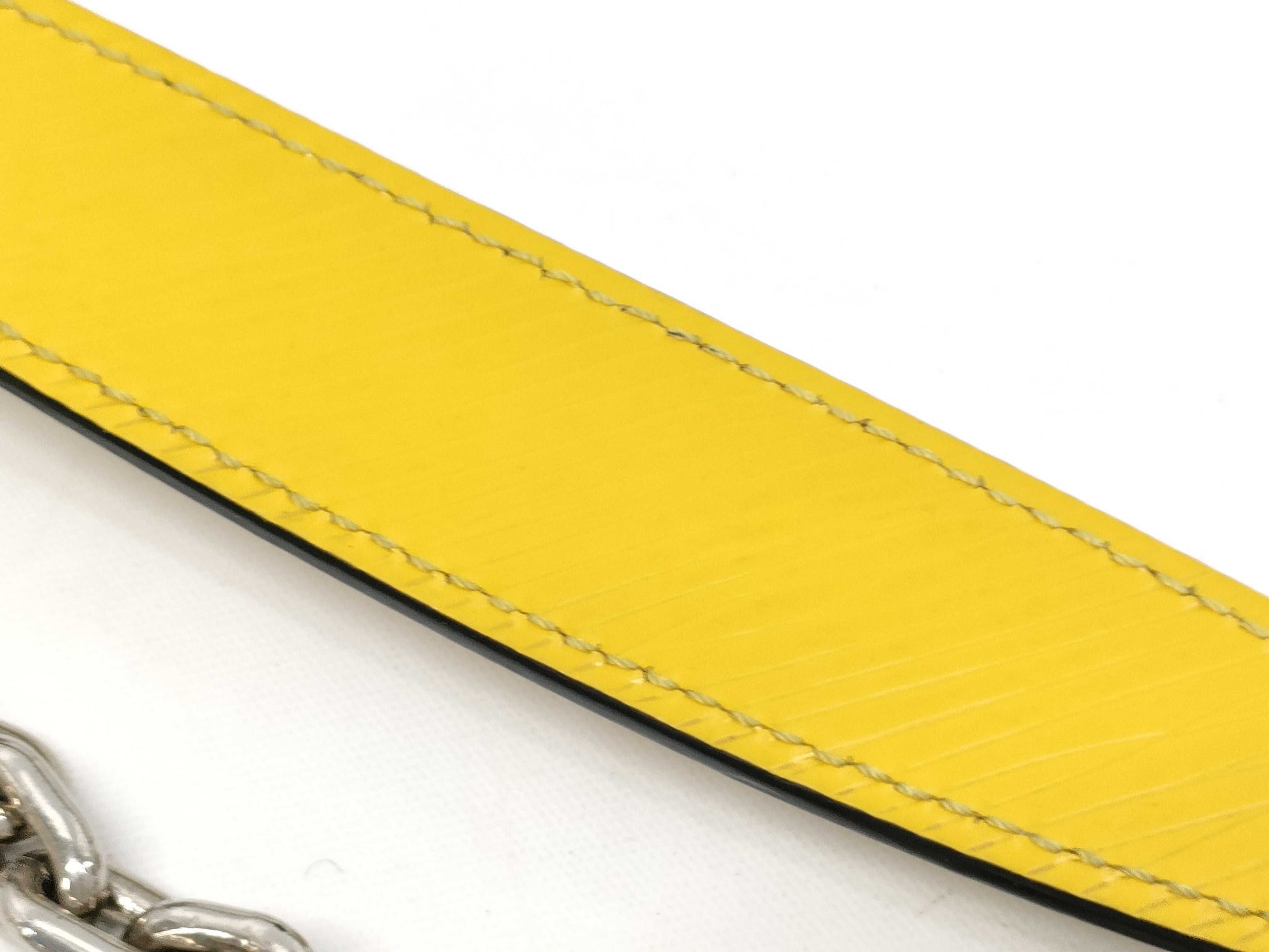 LOUIS VUITTON LV Twist Chain Wallet Shoulder Bag