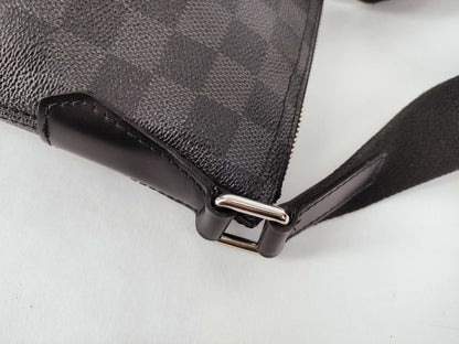 LOUIS VUITTON Damier Graphite Louis Vuitton Shoulder Bag