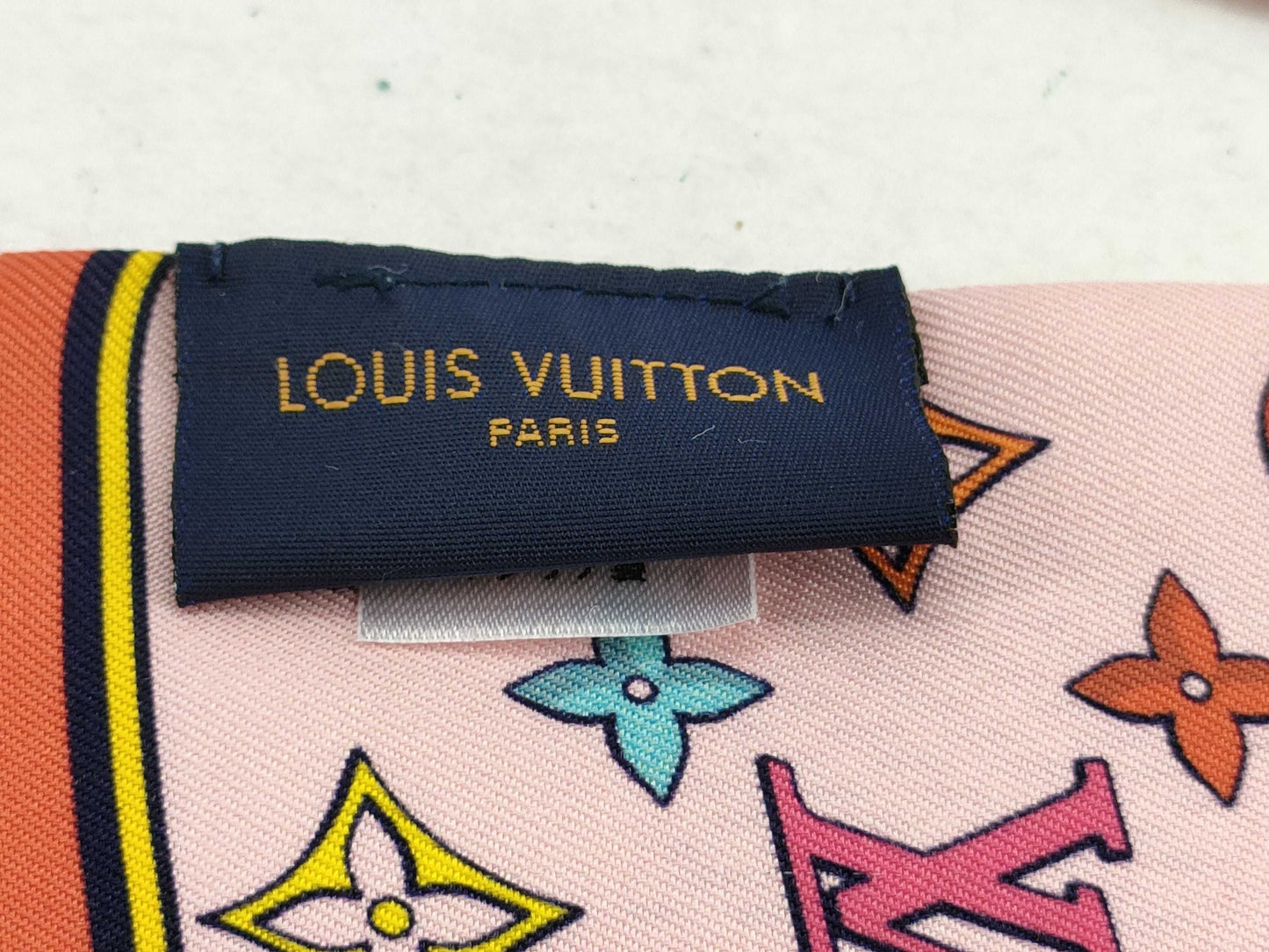 LOUIS VUITTON Bandeau Twilly Scarf