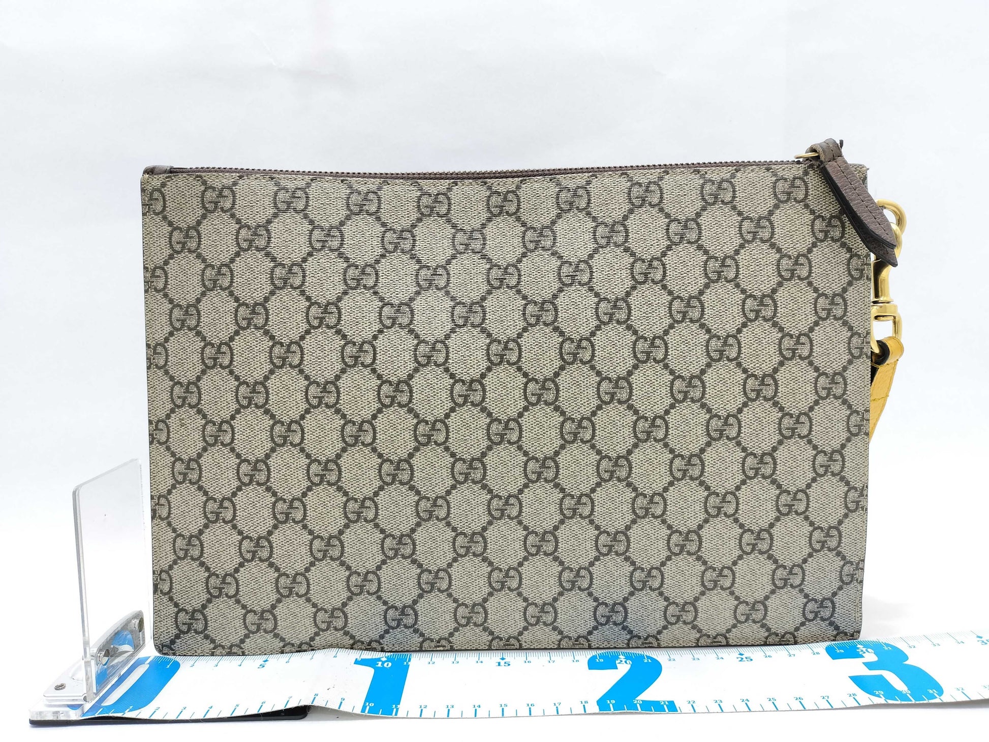 GUCCI GG Supreme Tiger Head Clutch Bag