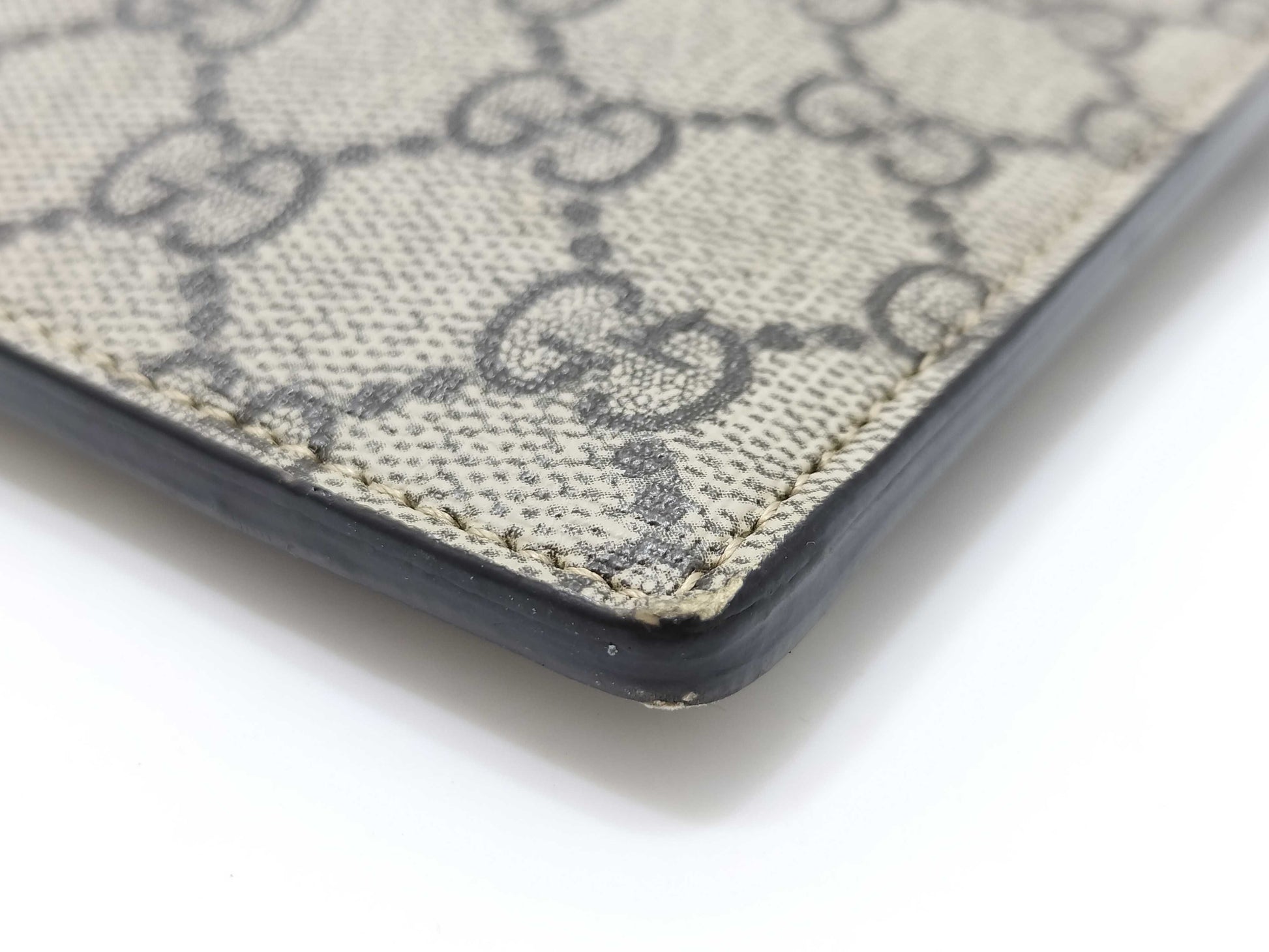 GUCCI GG Supreme Tiger Head Clutch Bag