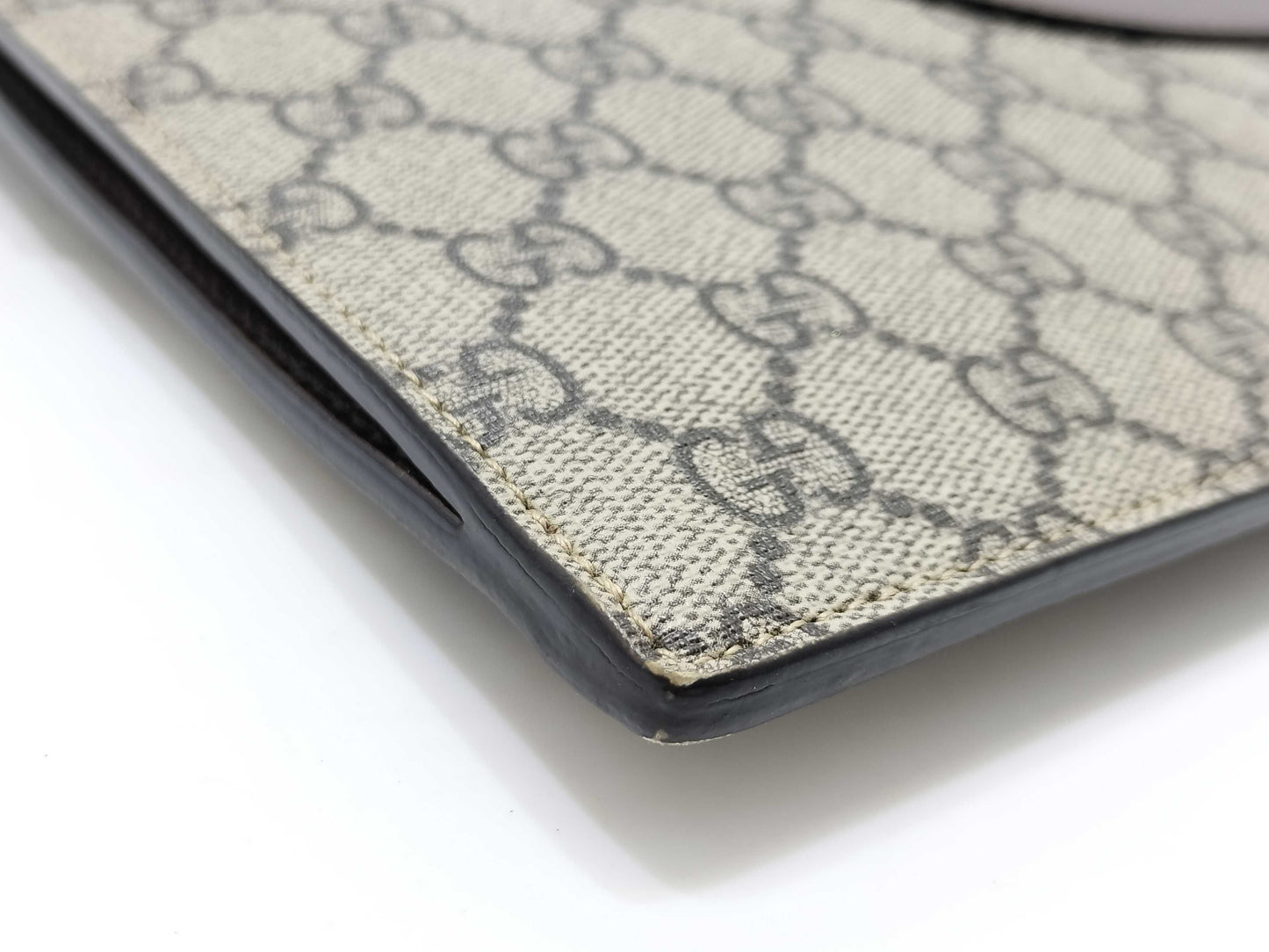 GUCCI GG Supreme Tiger Head Clutch Bag