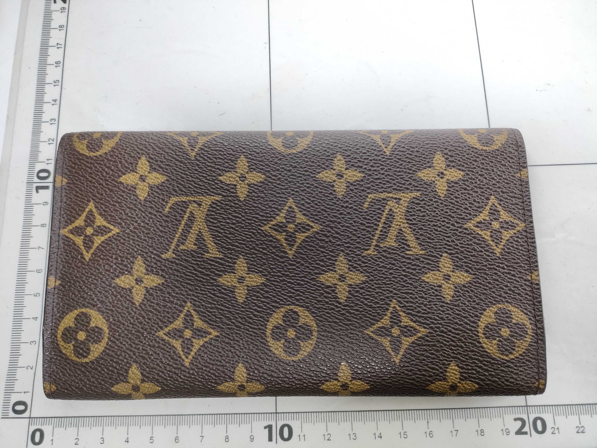 LOUIS VUITTON Monogram Wallet