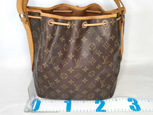 LOUIS VUITTON Monogram Drawstring Shoulder Bag Petit Noe M42226 Shoulder Bag