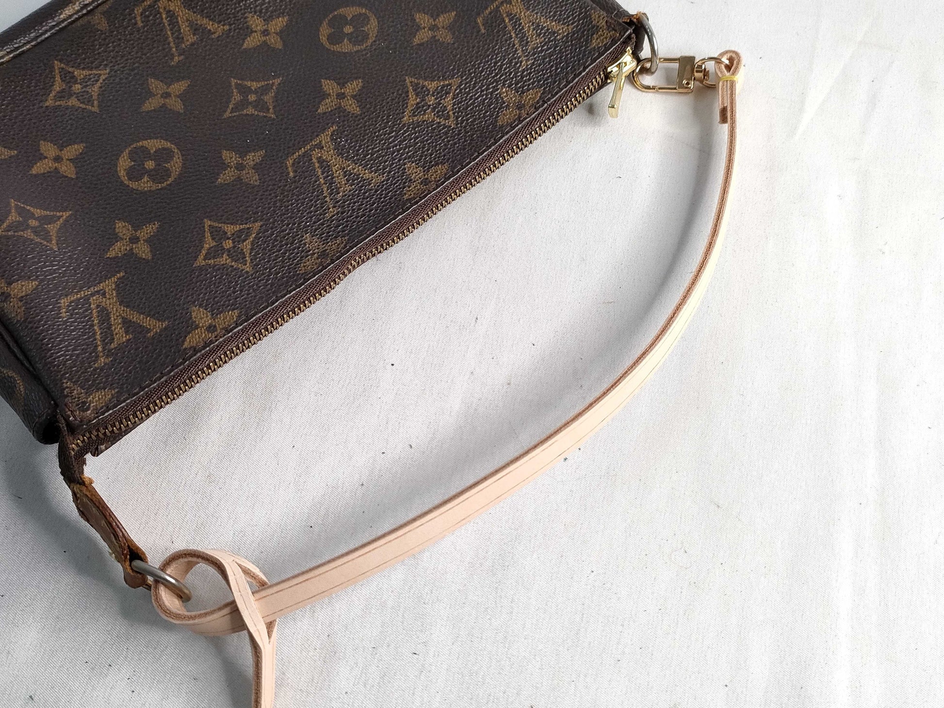 LOUIS VUITTON Monogram Pochette Accessoires M51980 Handbag