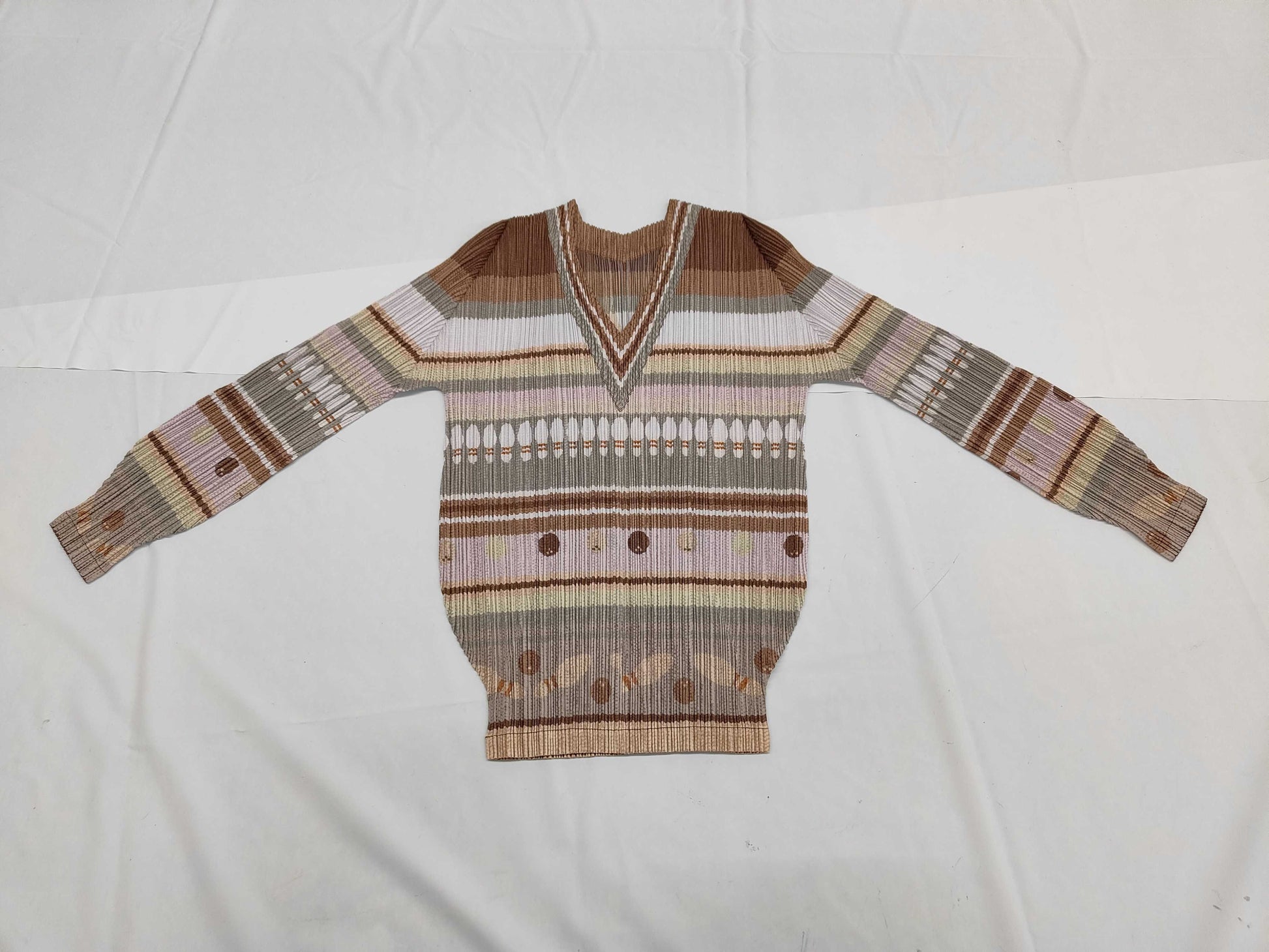 ISSEY MIYAKE Pleats Please Bowling Print Top